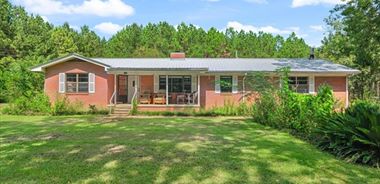 image of property with 3 Bed | 1 Bath | 1,900 Sqft