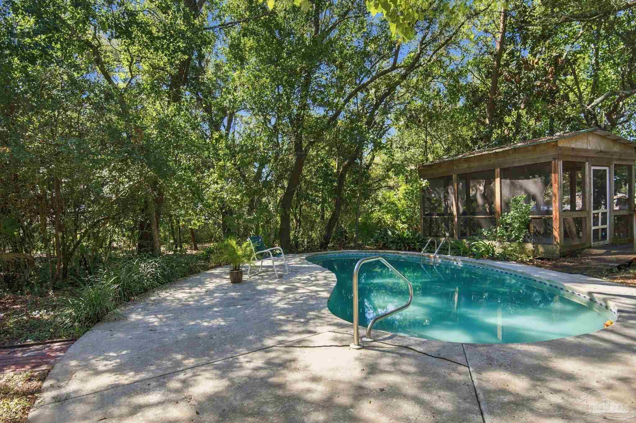 main property photo 37