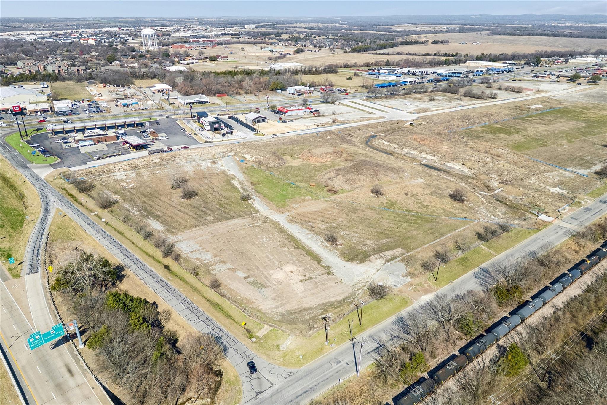 main property photo 24