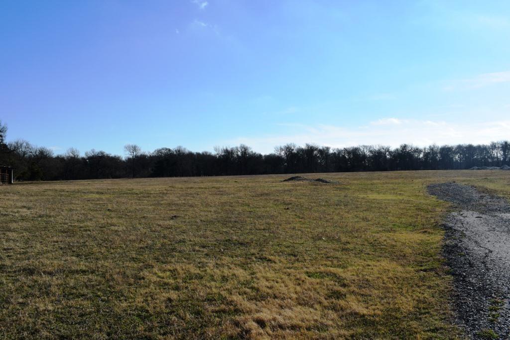 main property photo 10