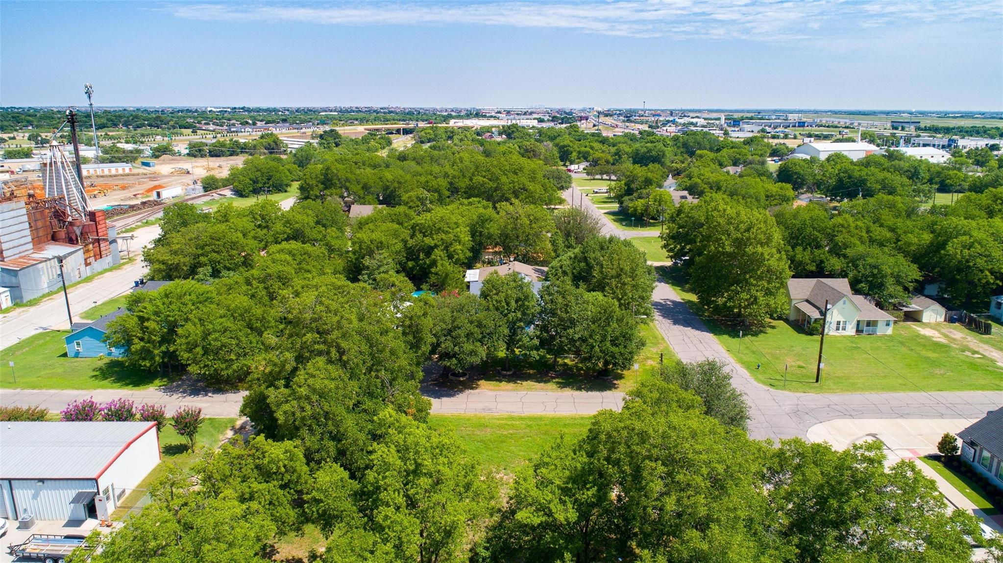 main property photo 6