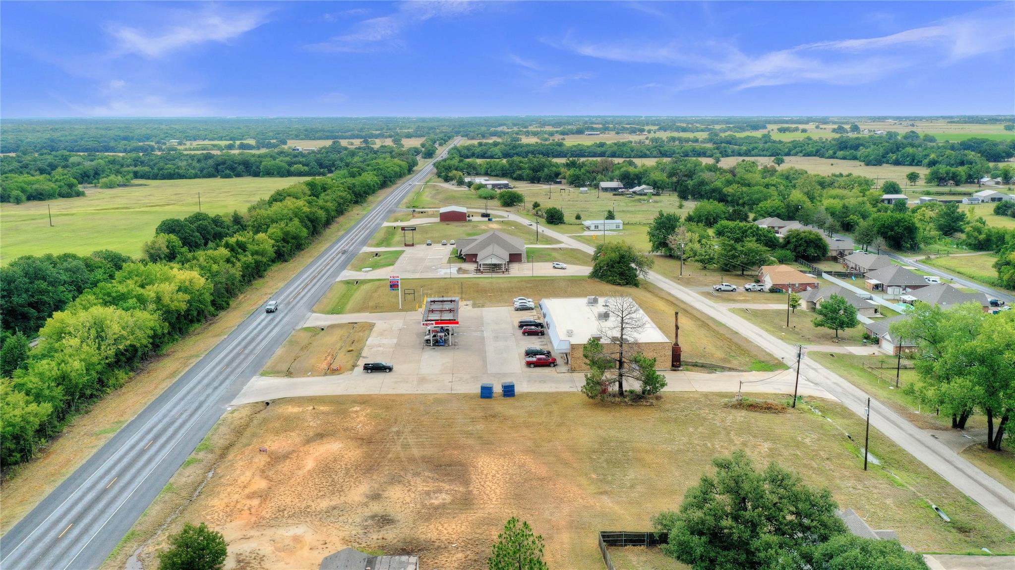 main property photo 10