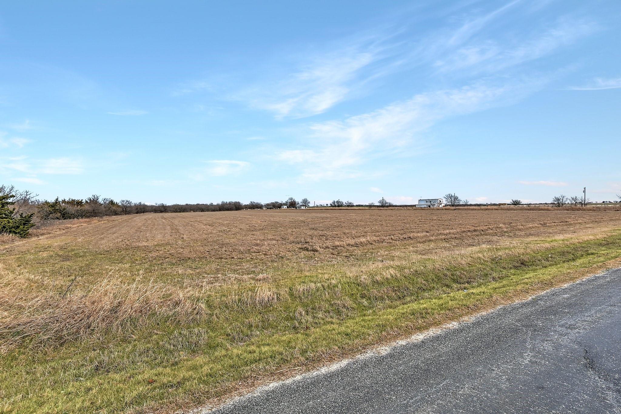 main property photo 23