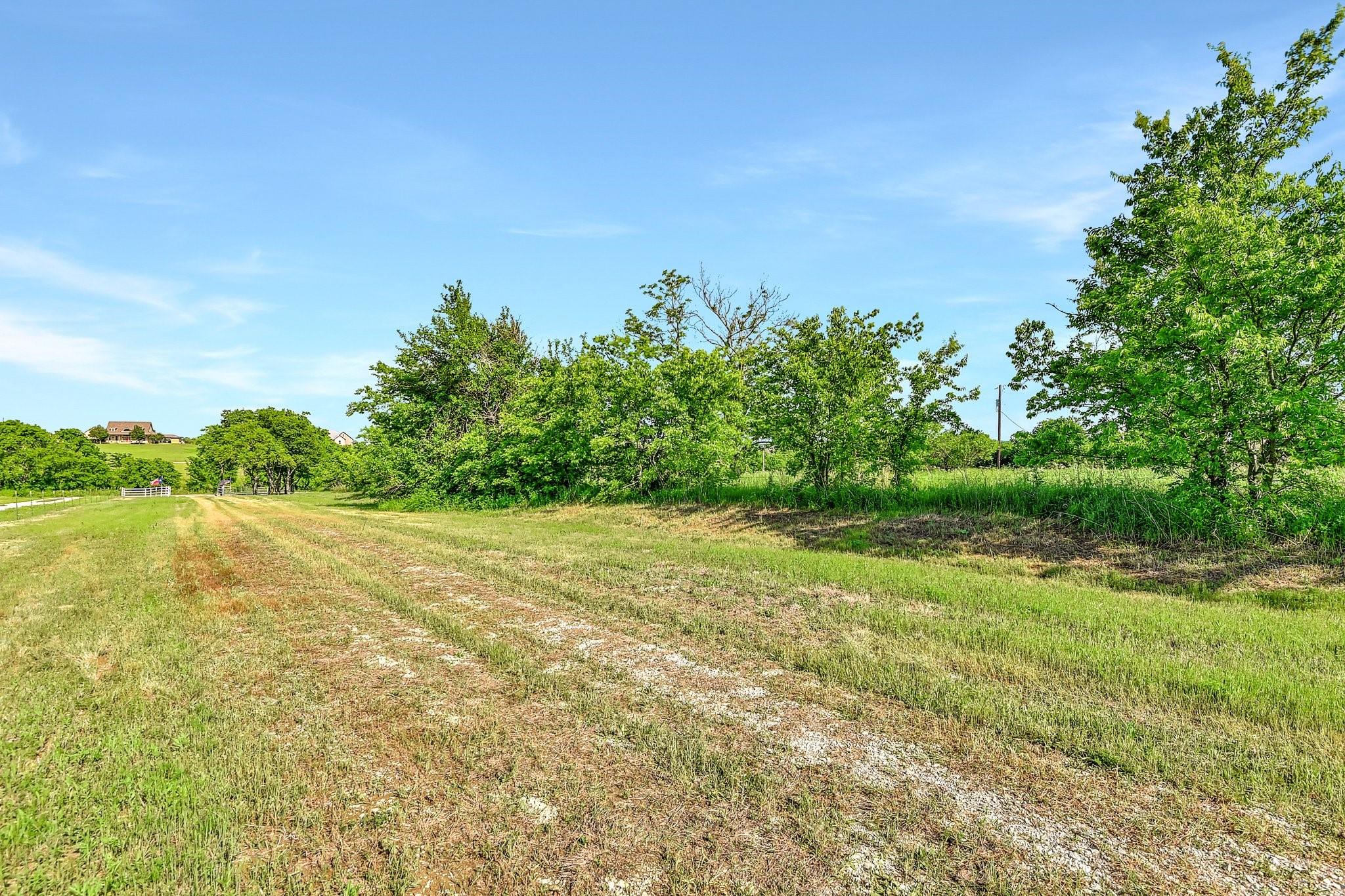 main property photo 26