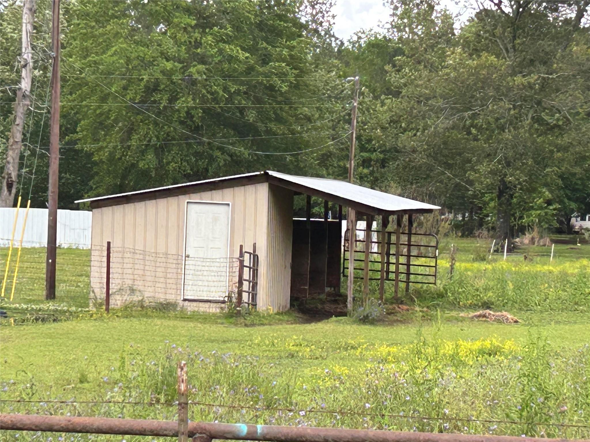 main property photo 4