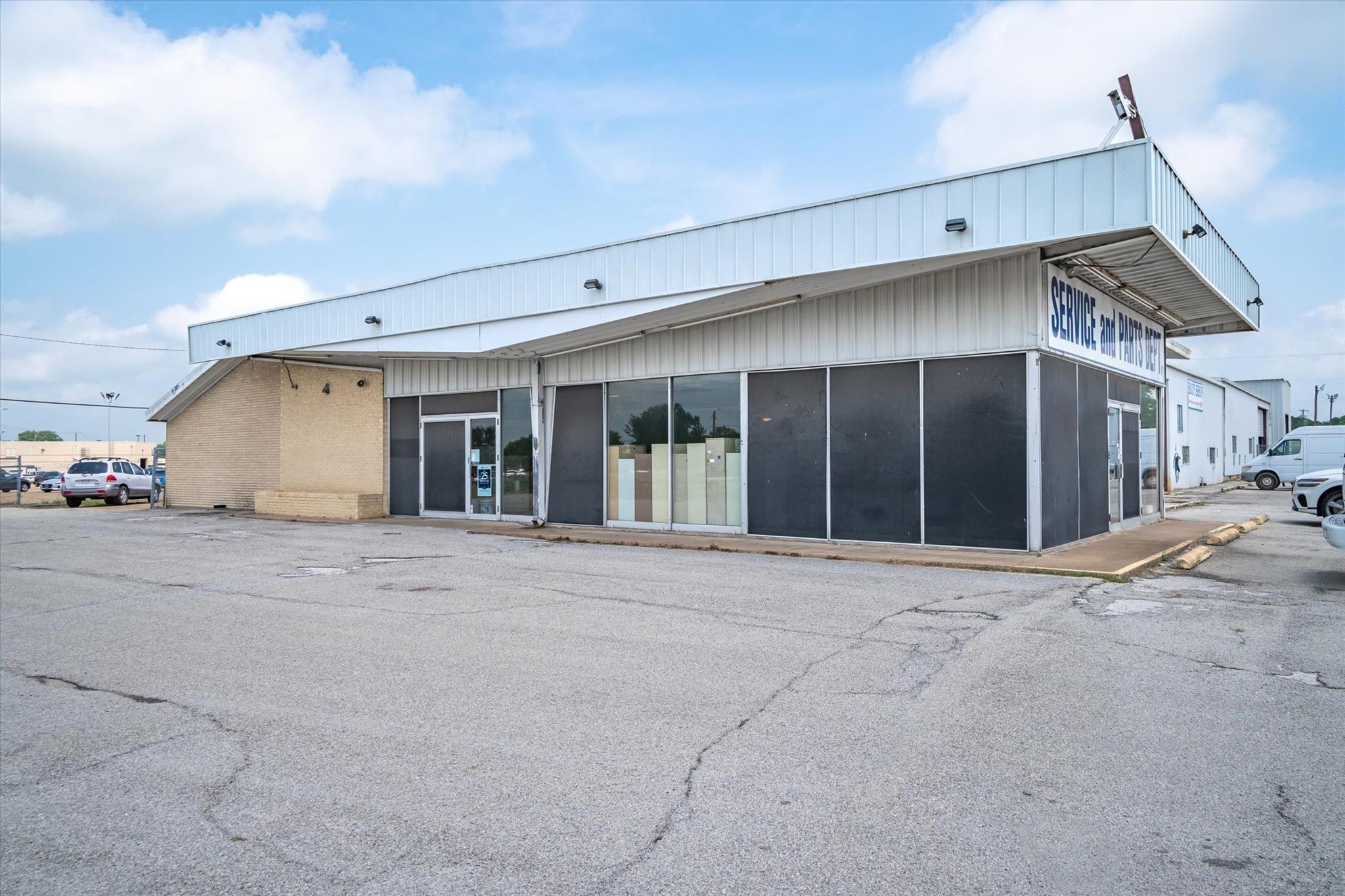 main property photo 17