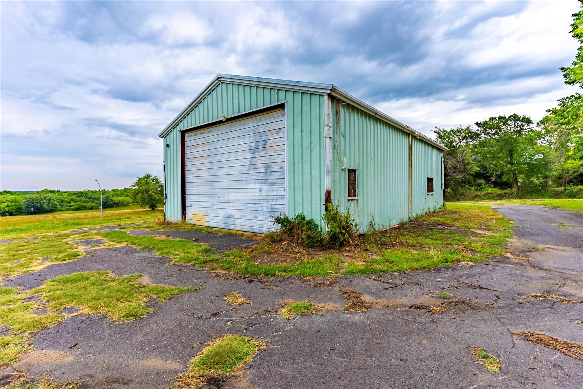 main property photo 10