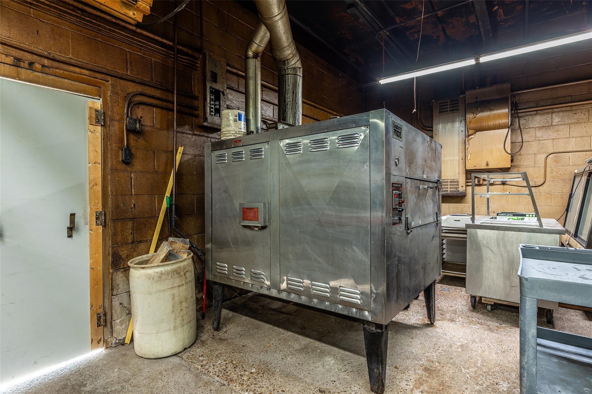 main property photo 32