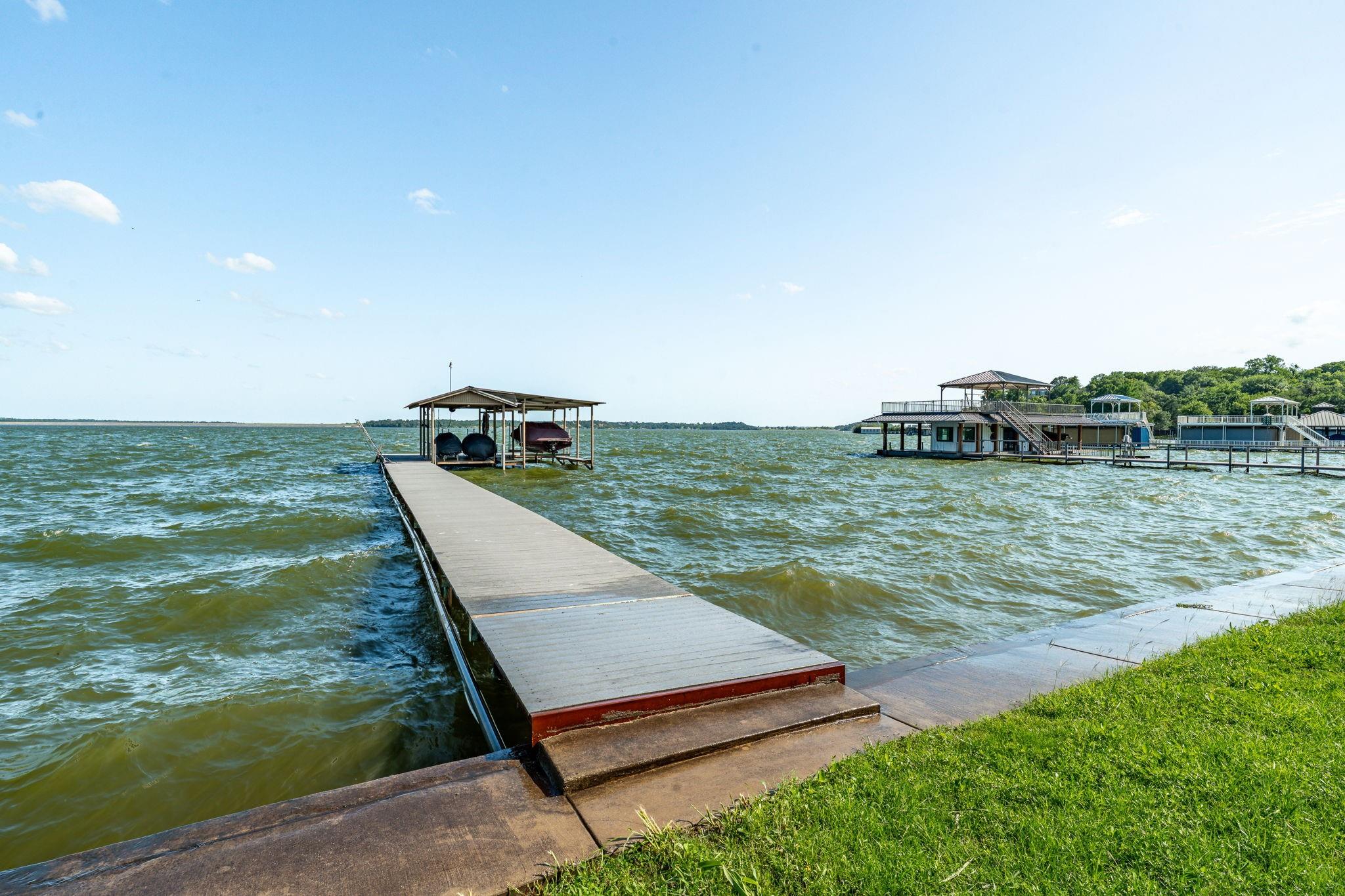 main property photo 30