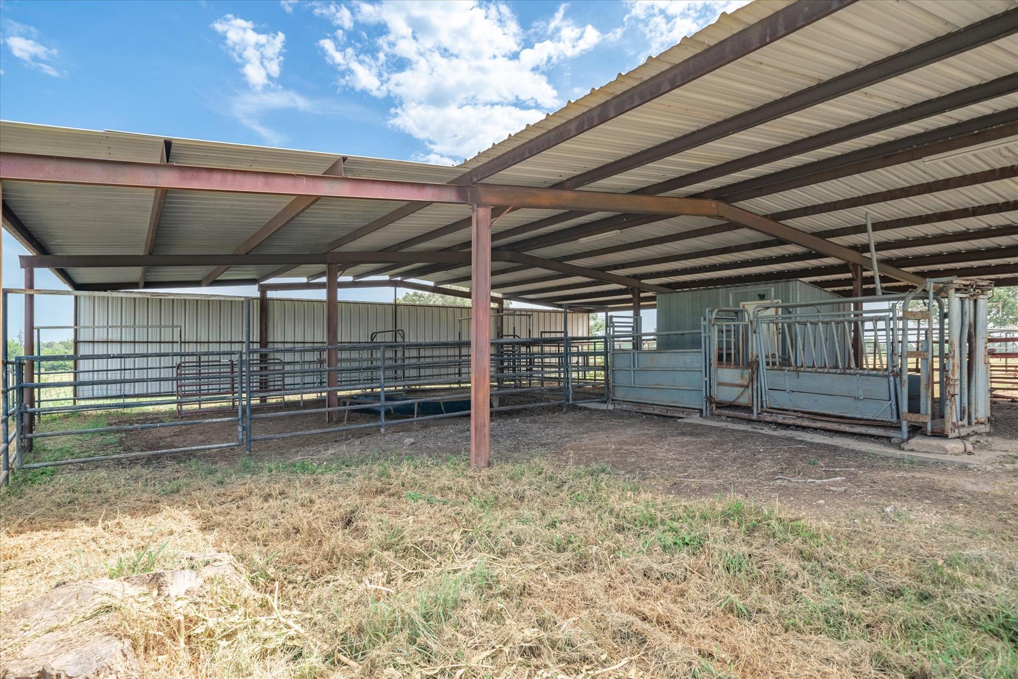 main property photo 33
