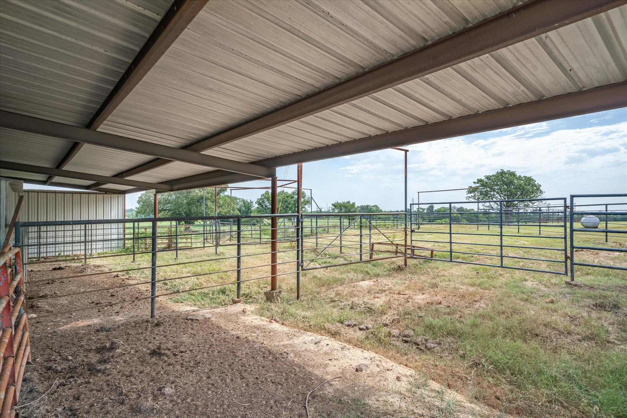 main property photo 34