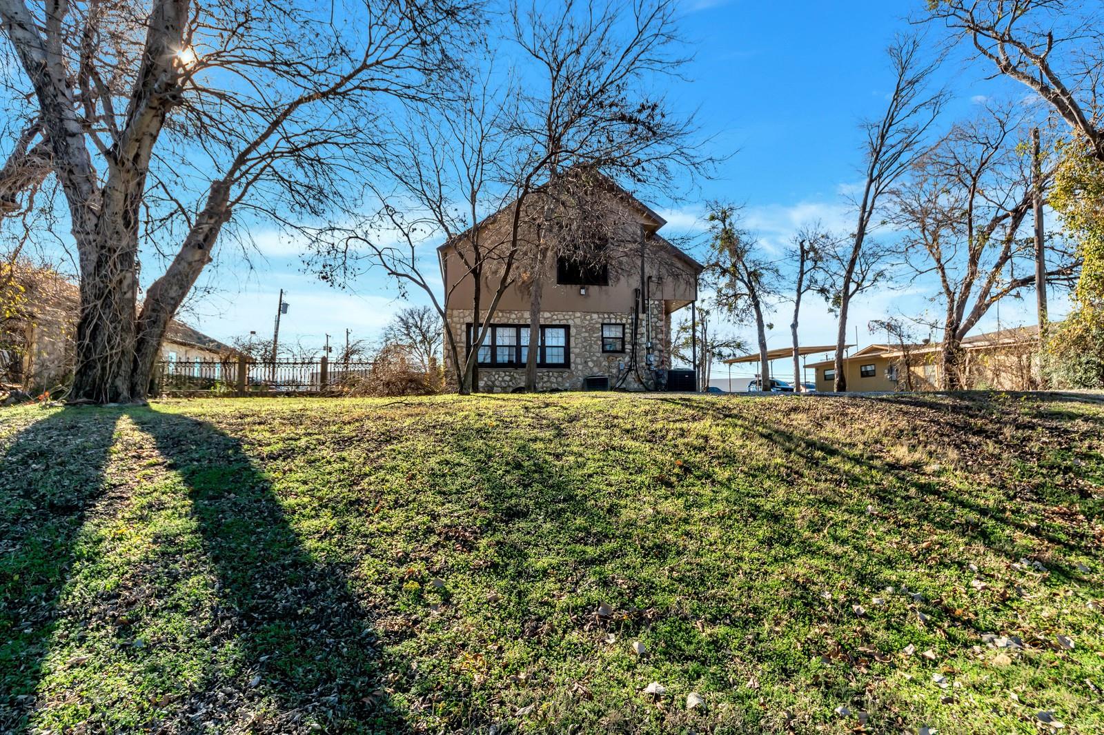 main property photo 4