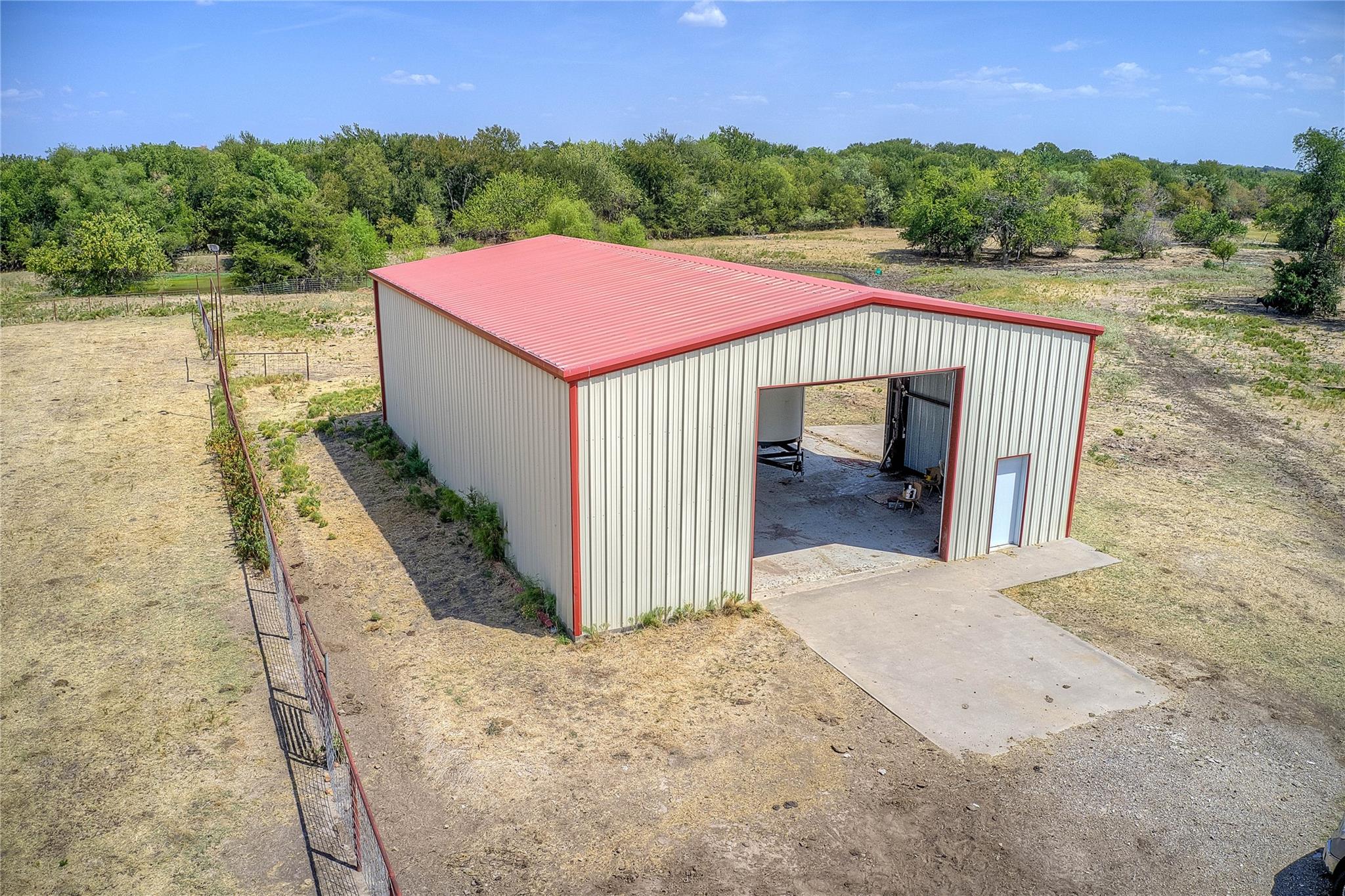 main property photo 16