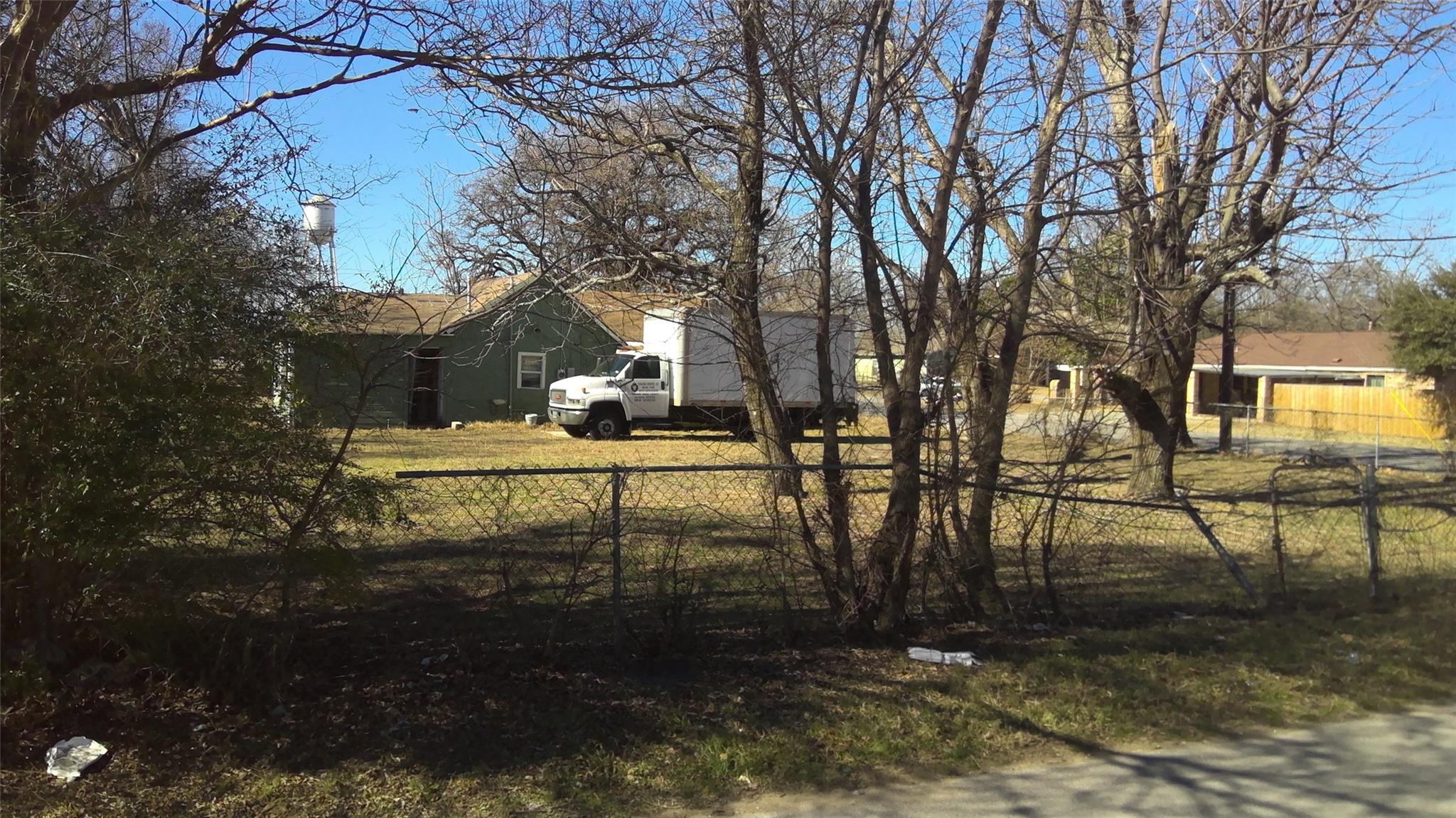 main property photo 3