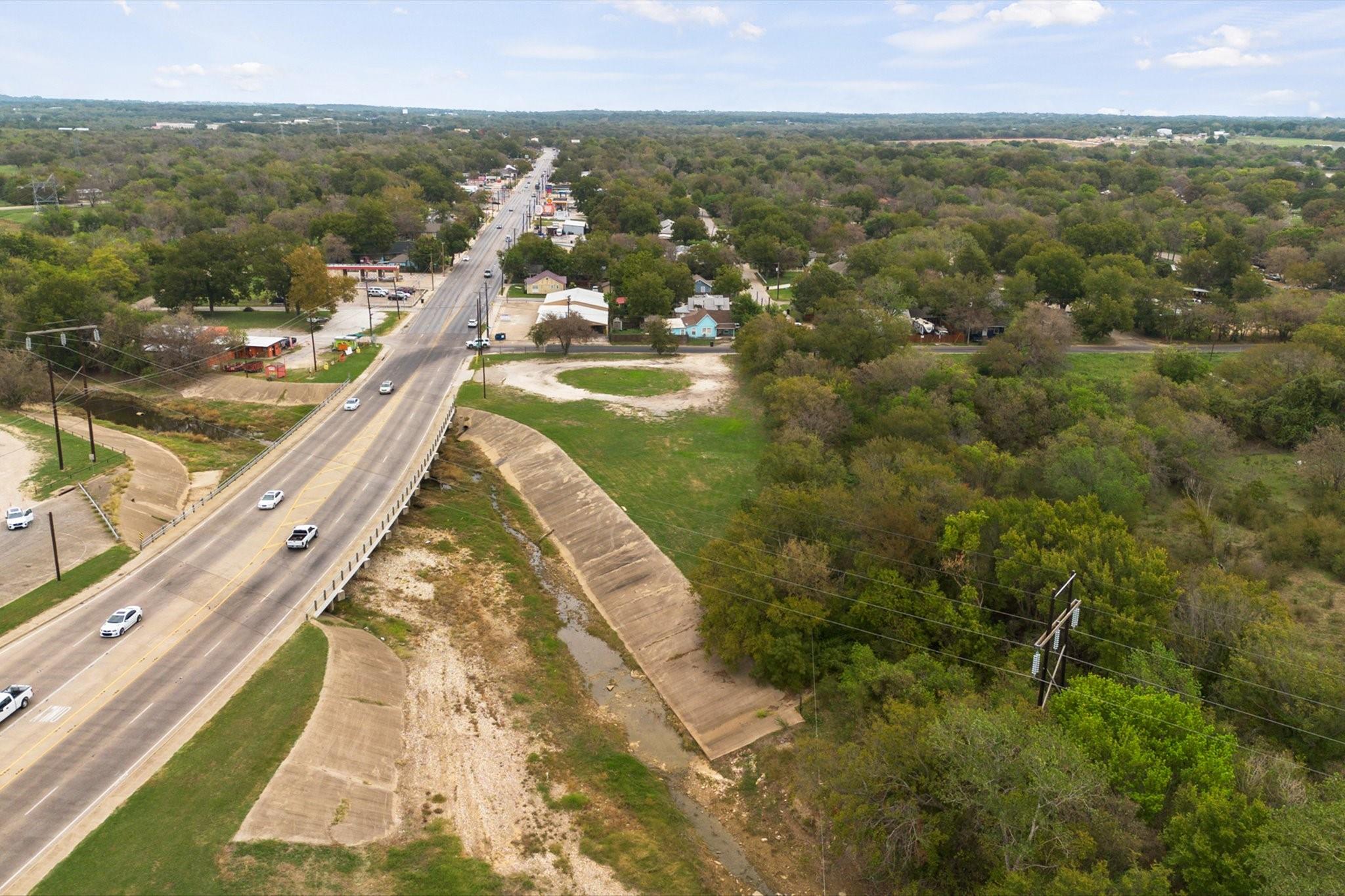 main property photo 9