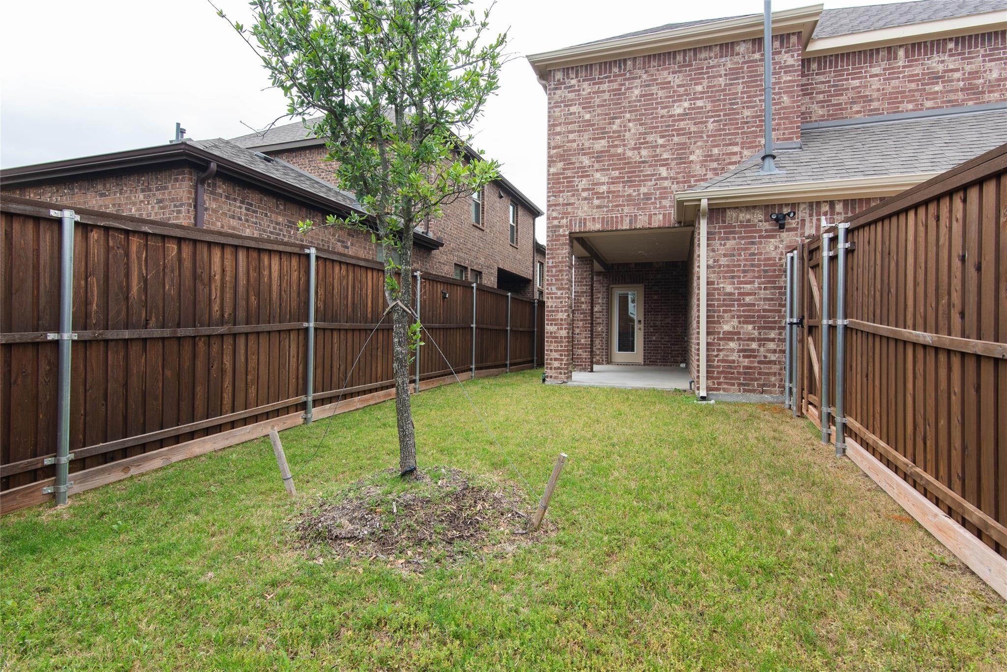 main property photo 13