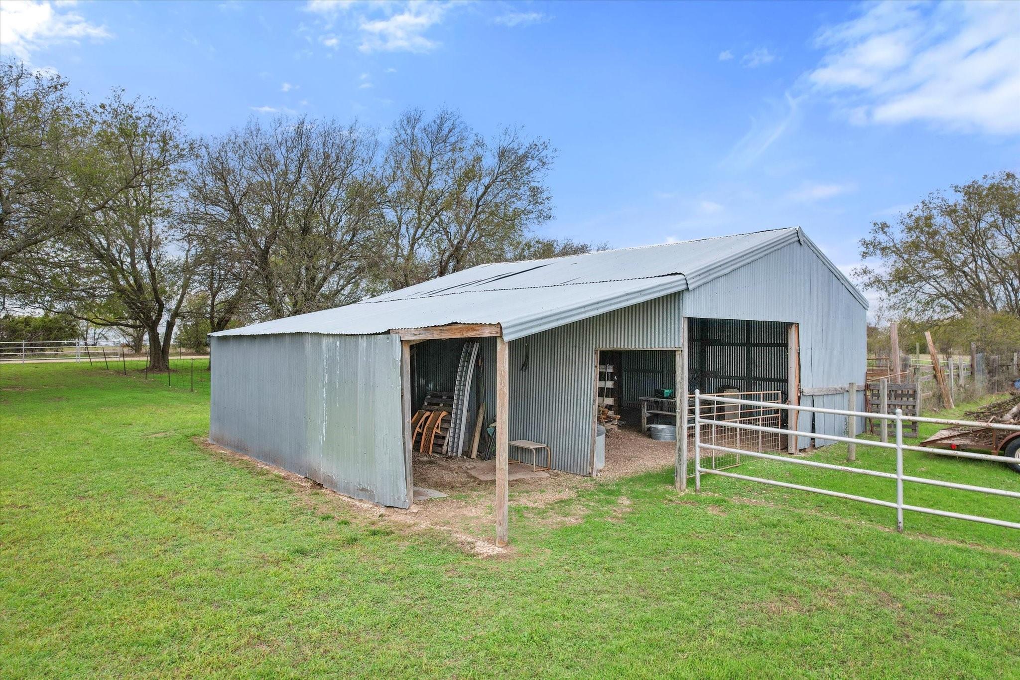 main property photo 16