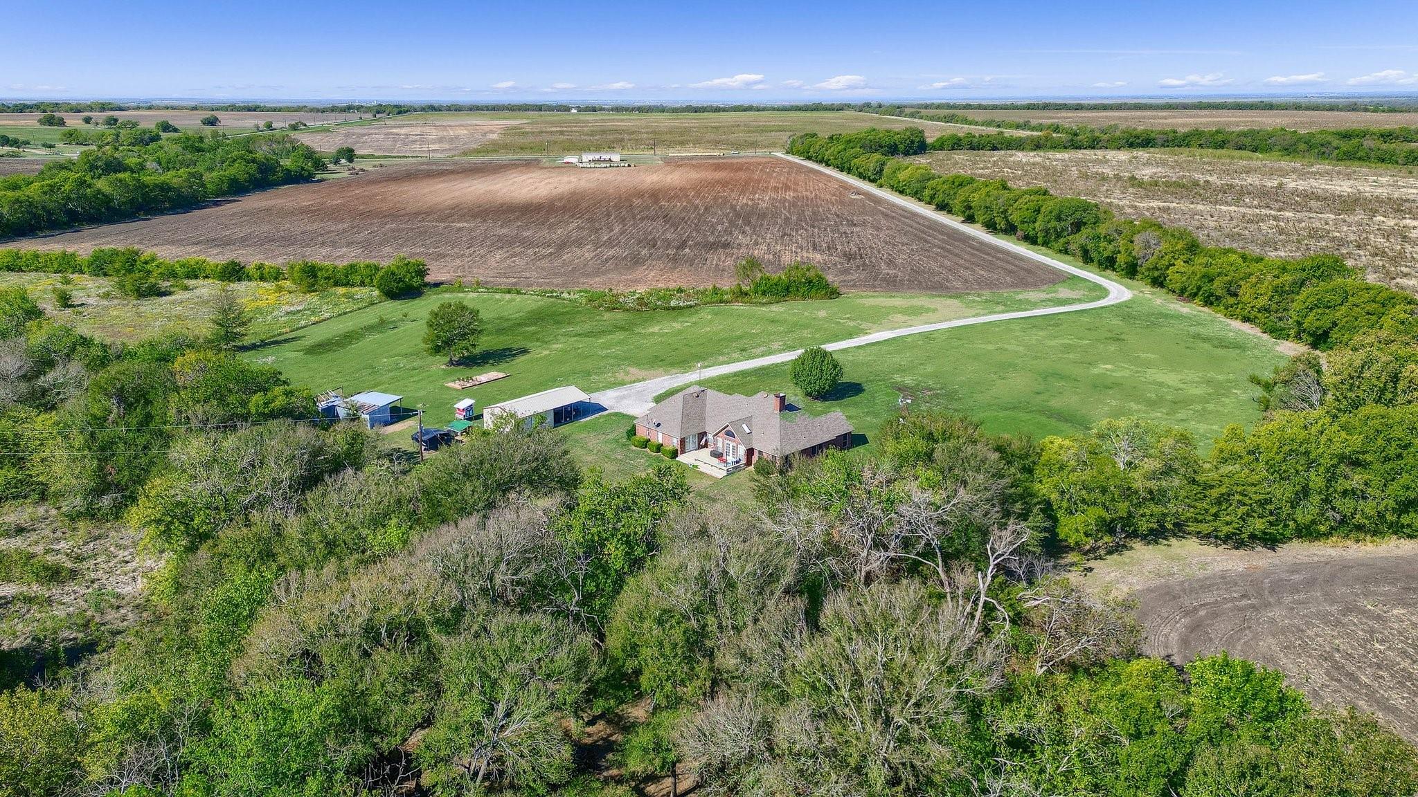main property photo 10