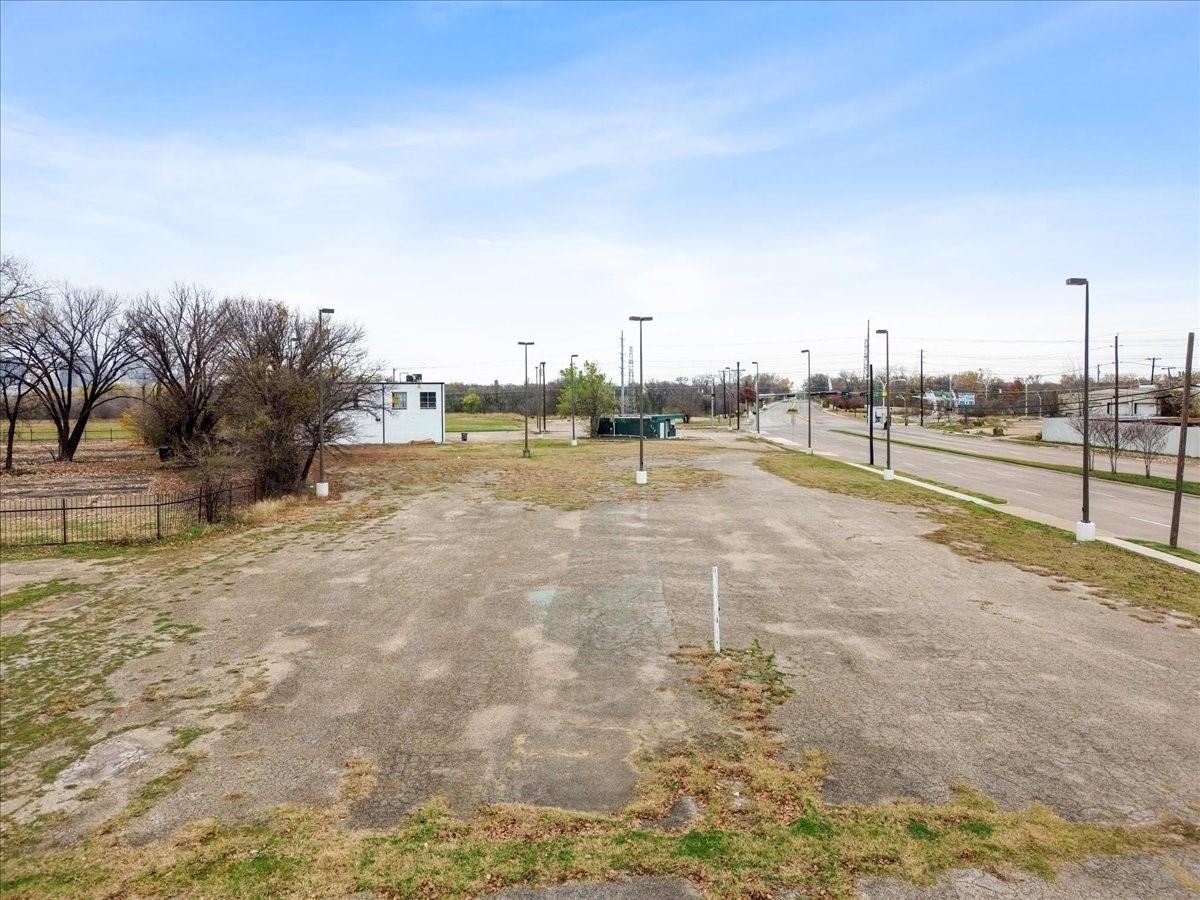 main property photo 11