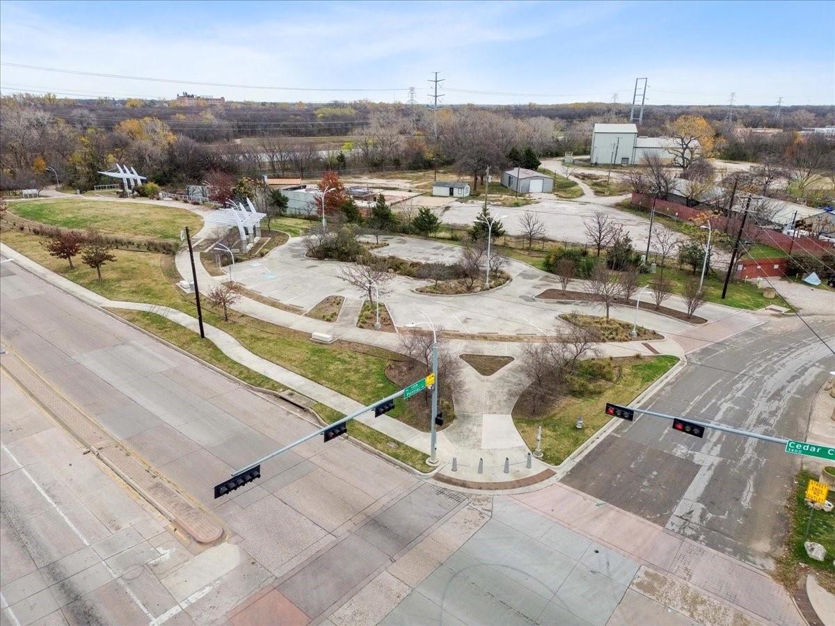 main property photo 17