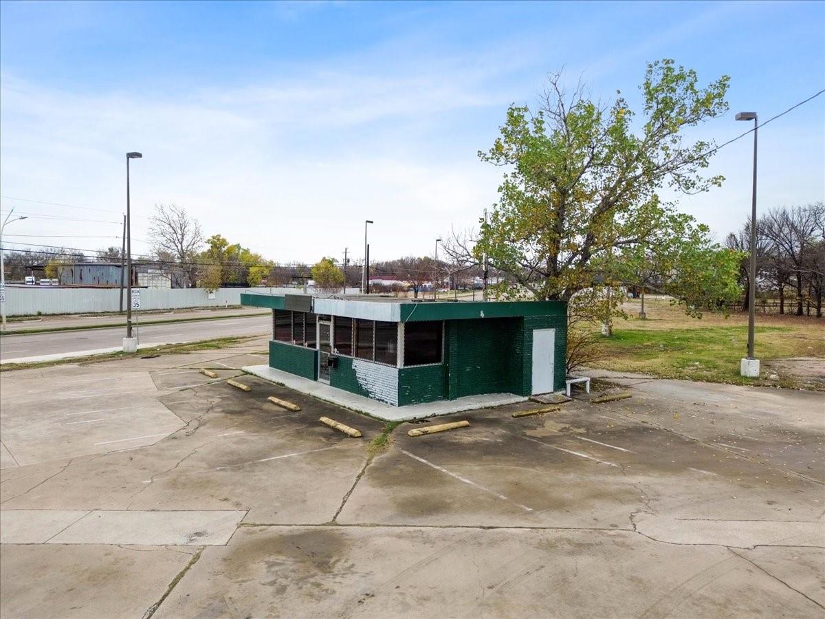 main property photo 4
