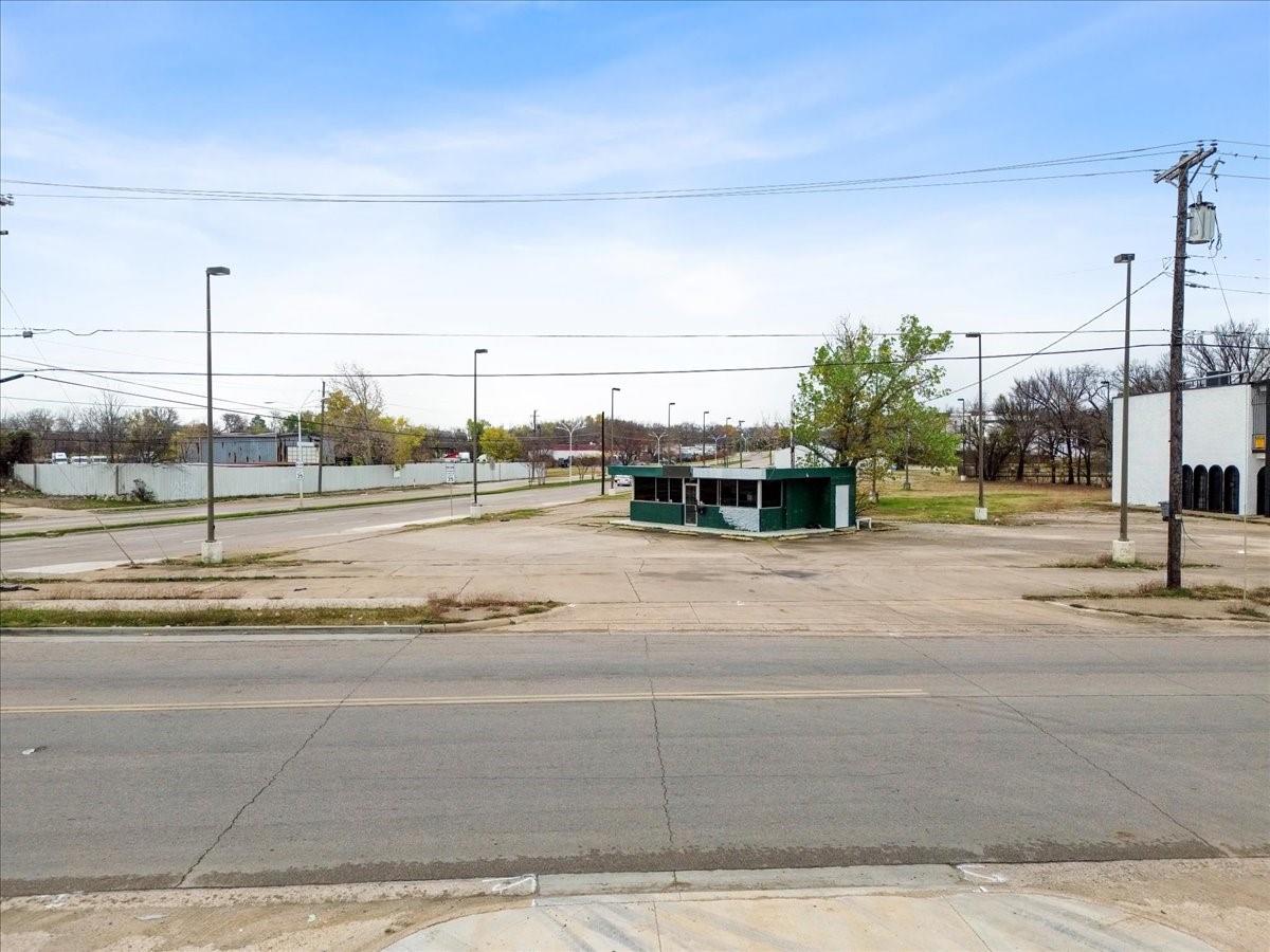 main property photo 6