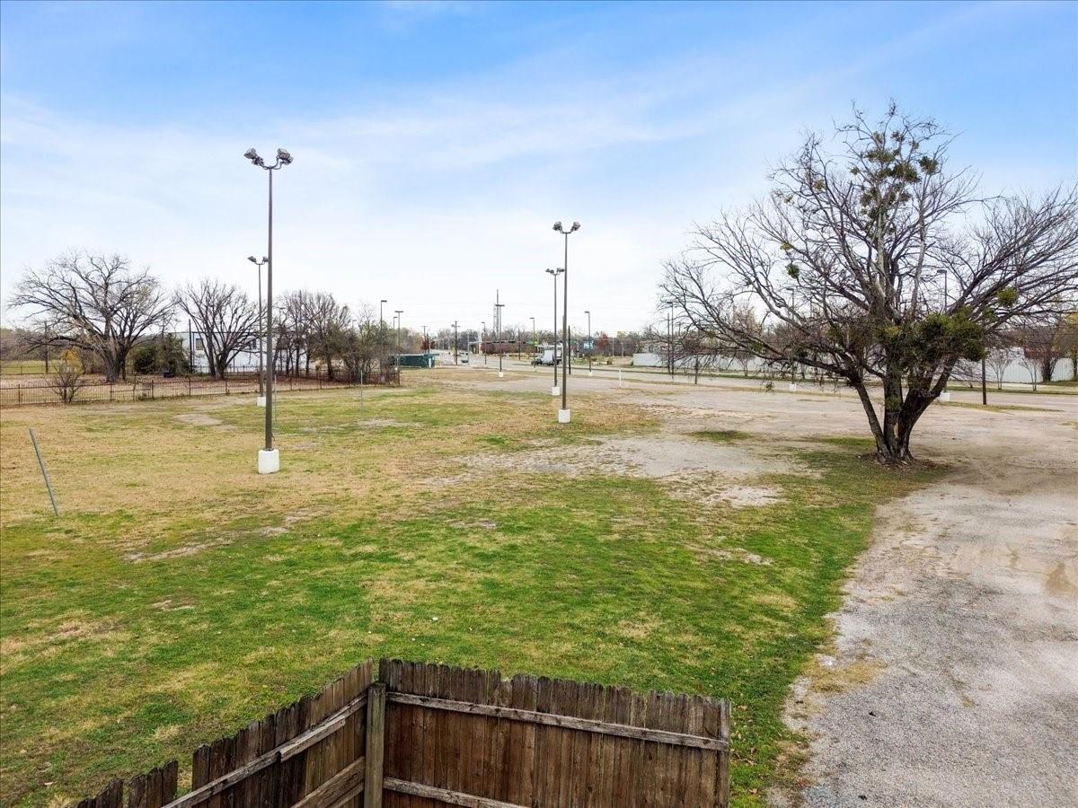 main property photo 9