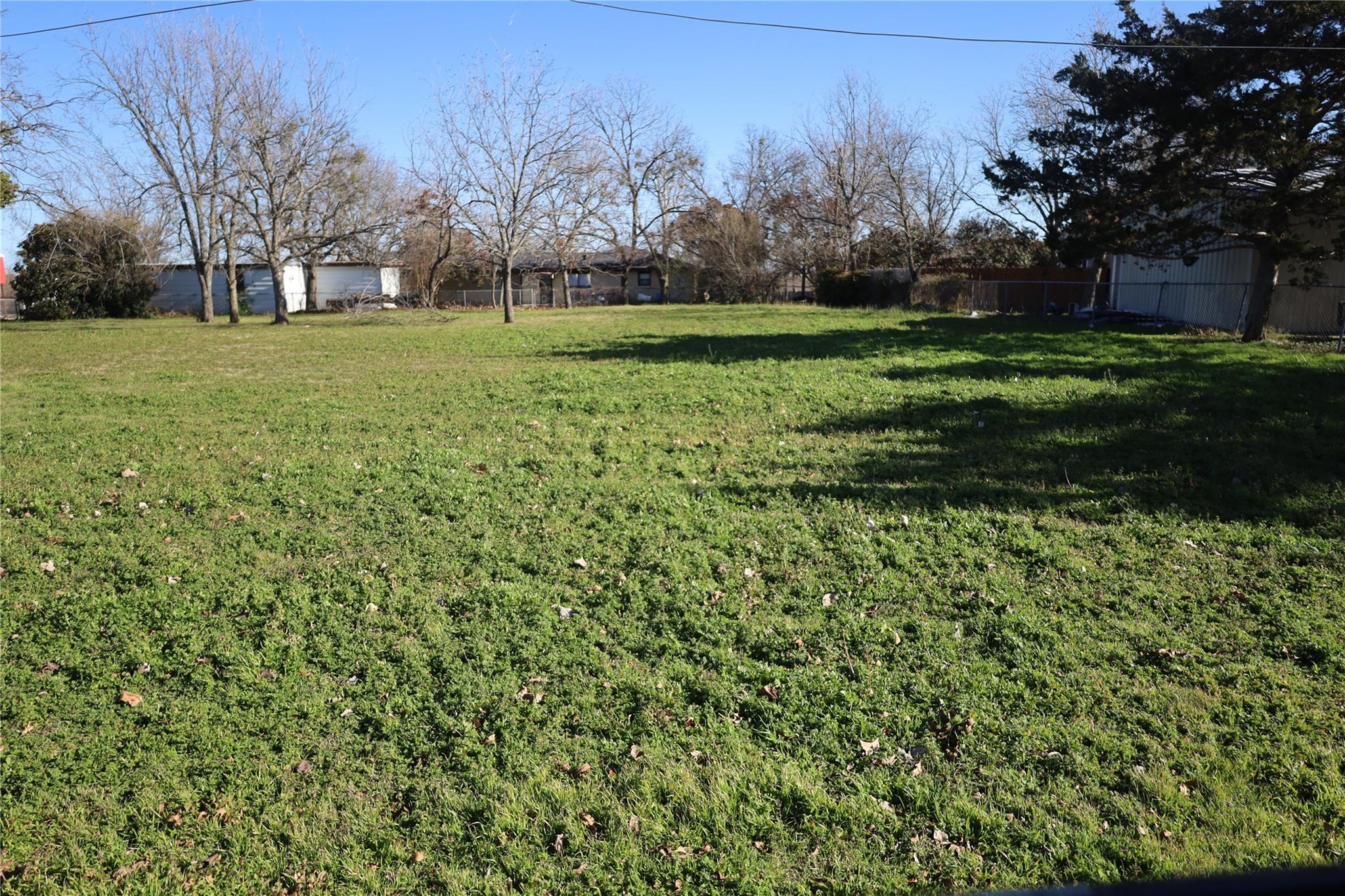 main property photo 6