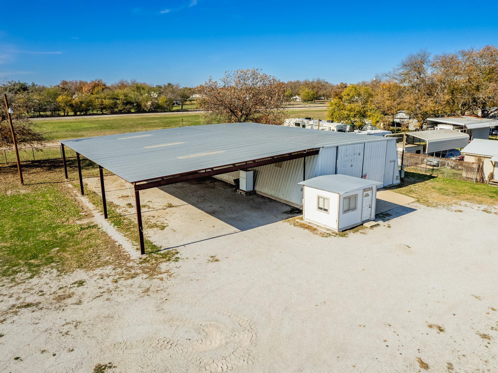 main property photo 9