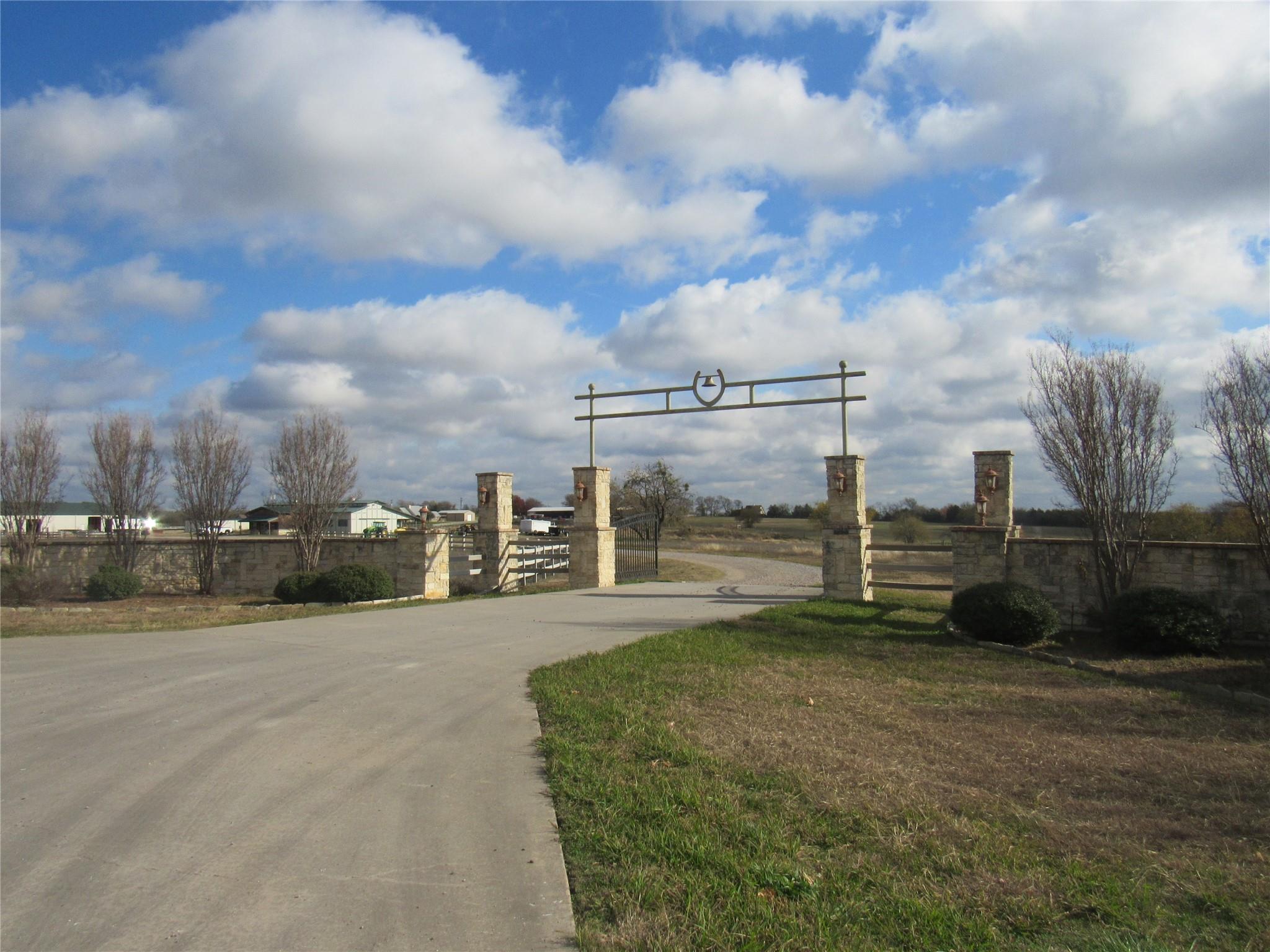 main property photo 11