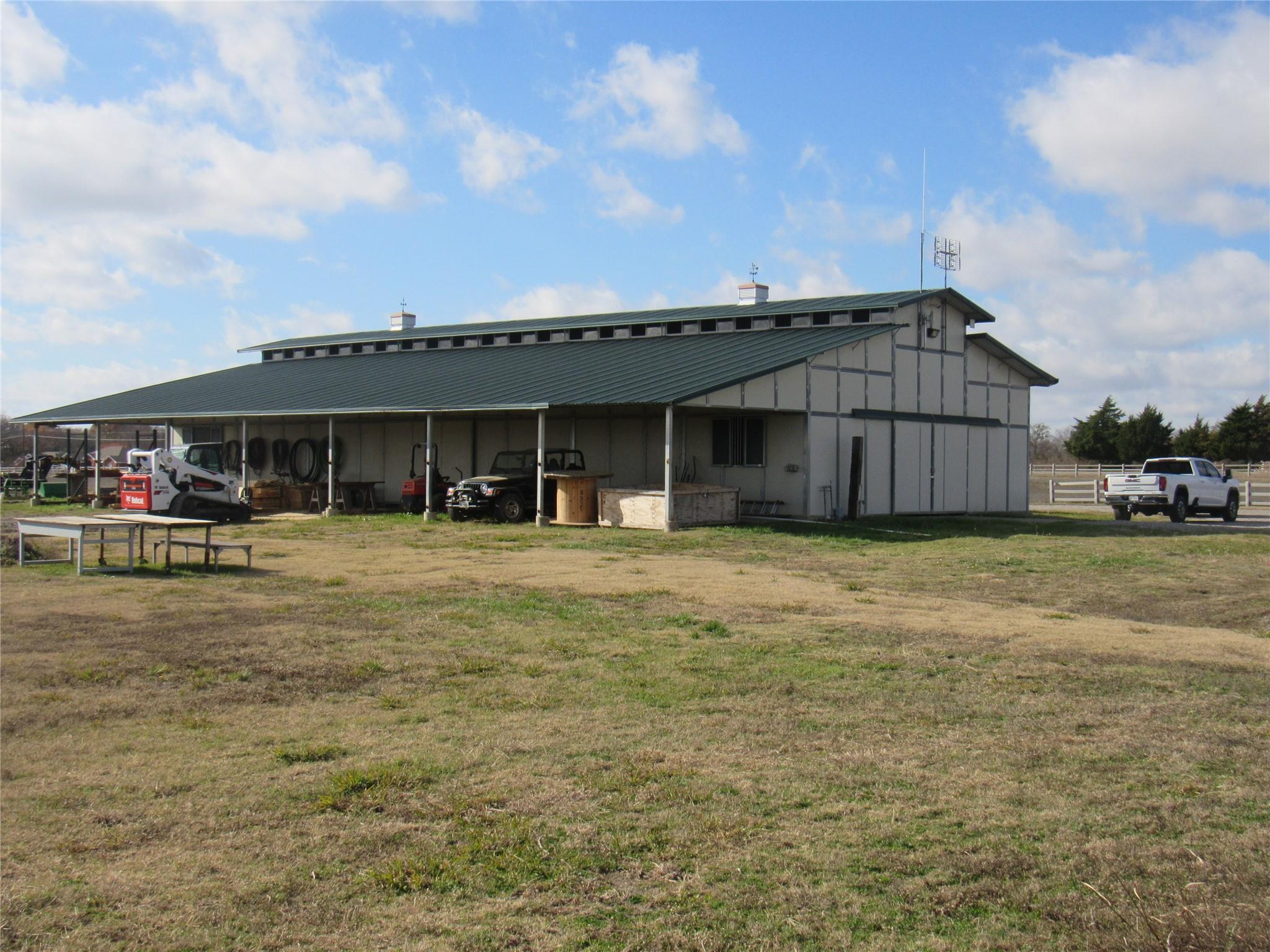 main property photo 20