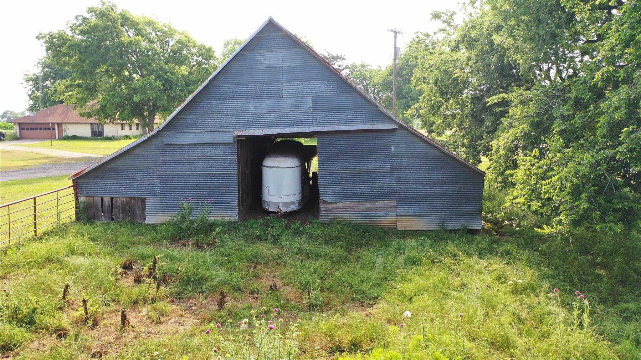 main property photo 22