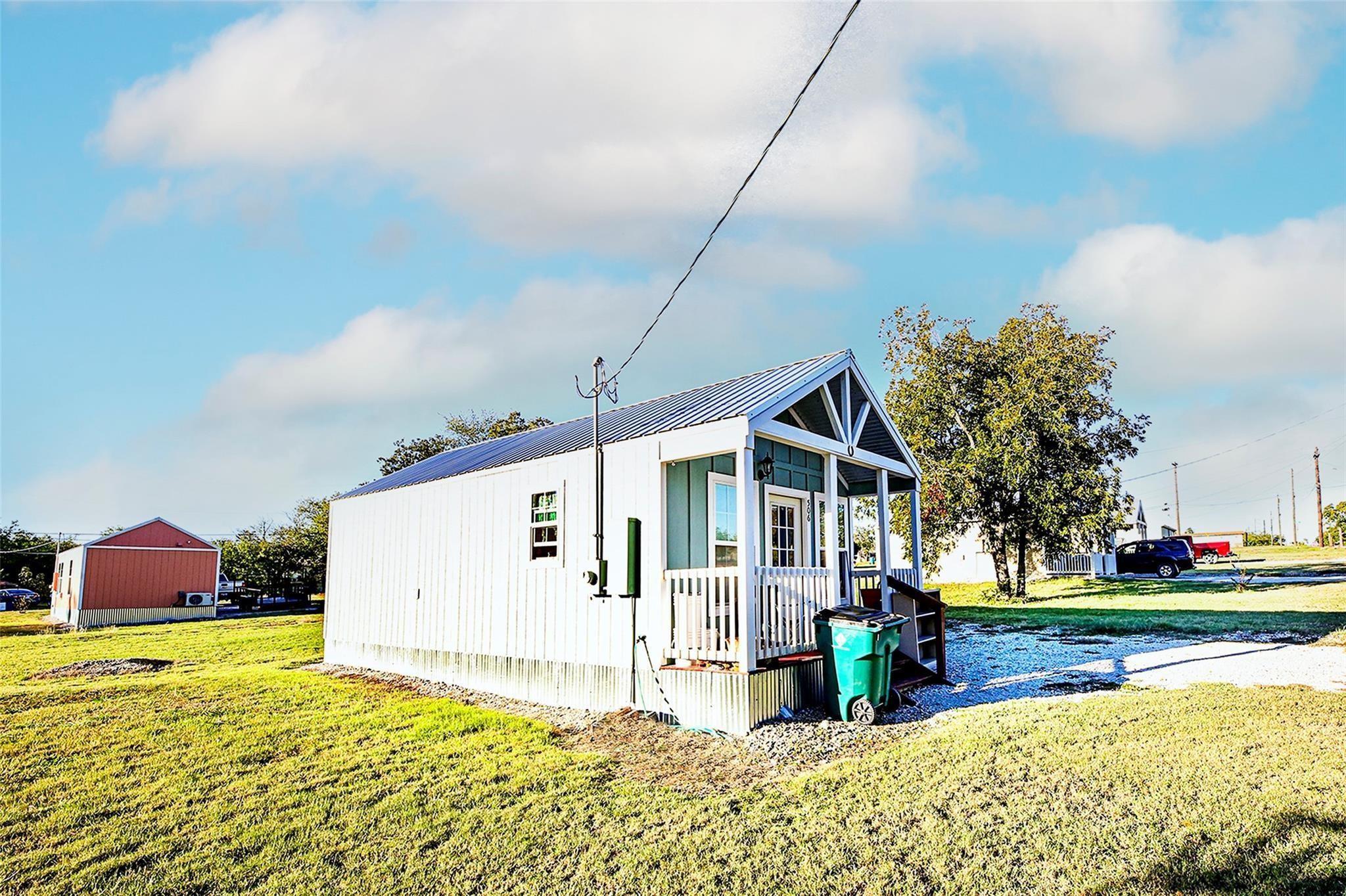 main property photo 15