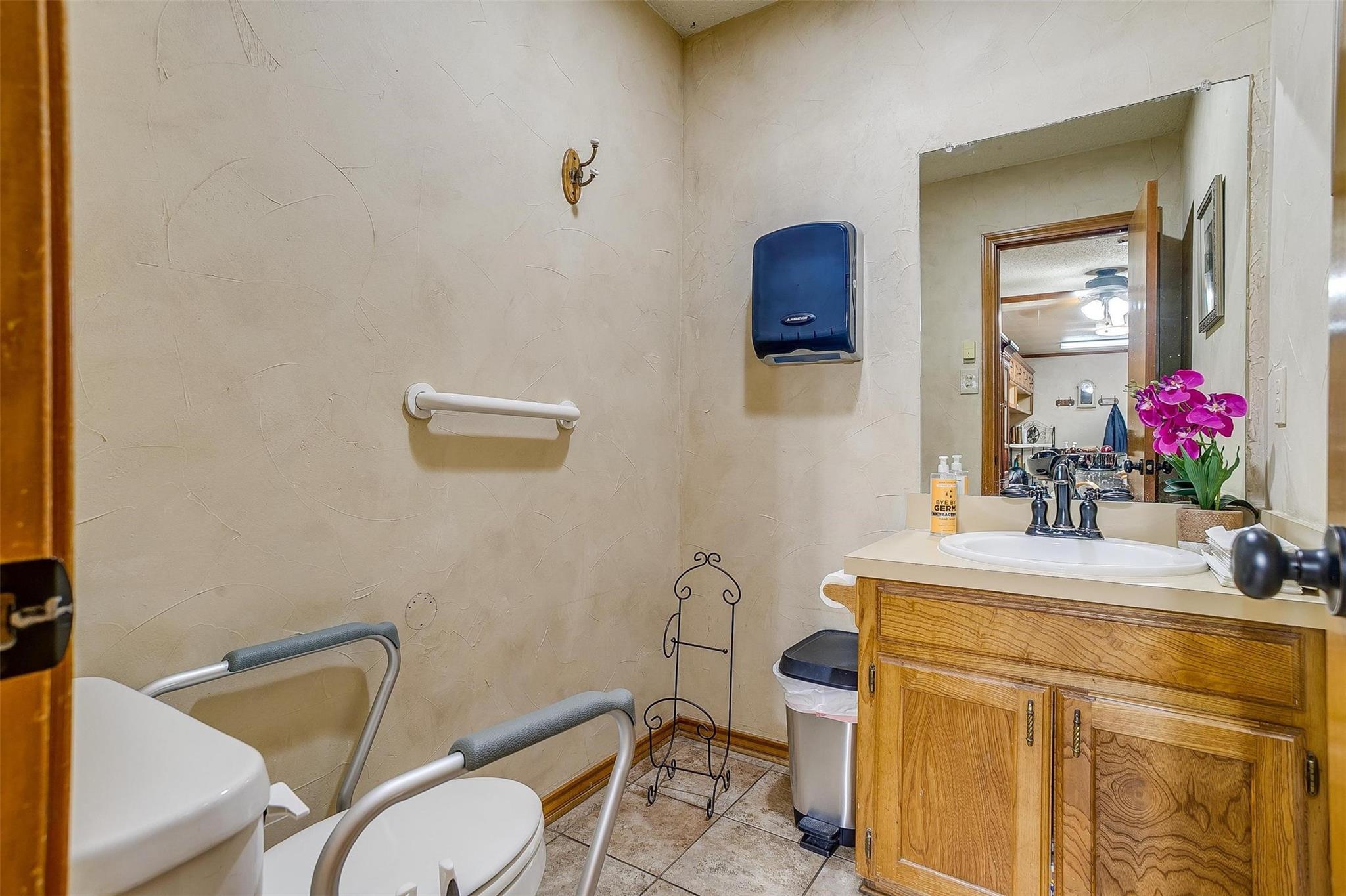 main property photo 32