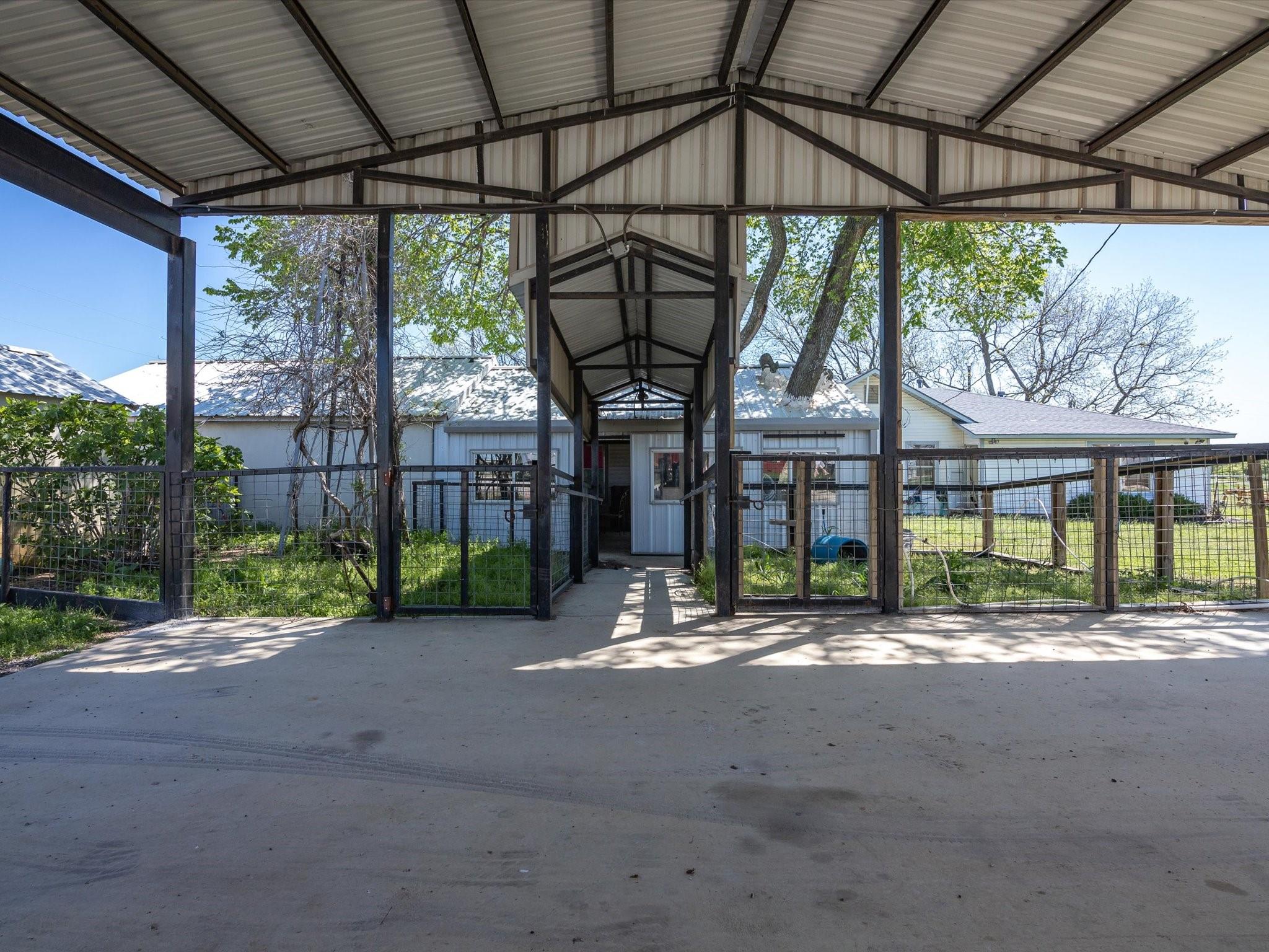 main property photo 9