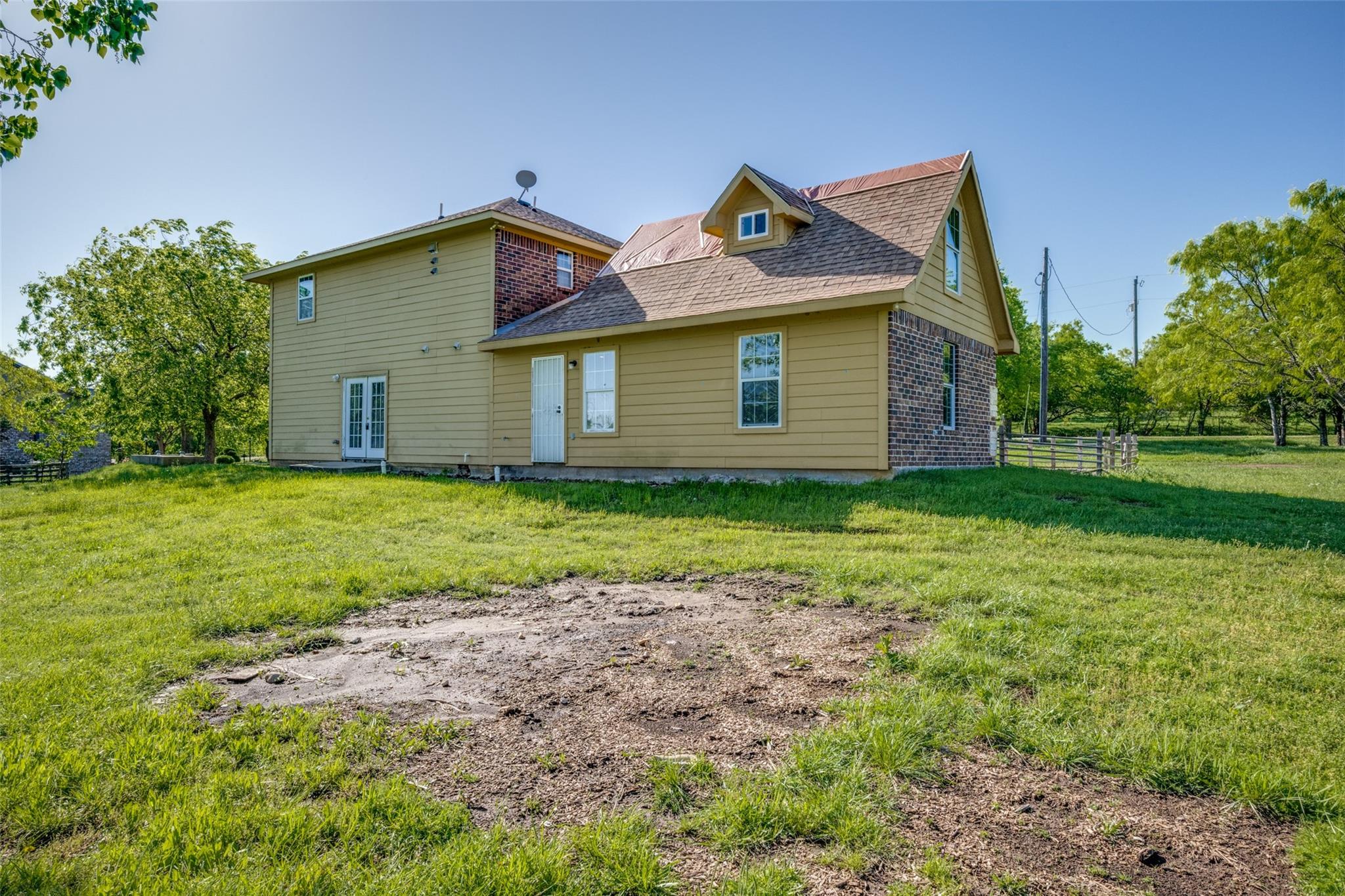 main property photo 16