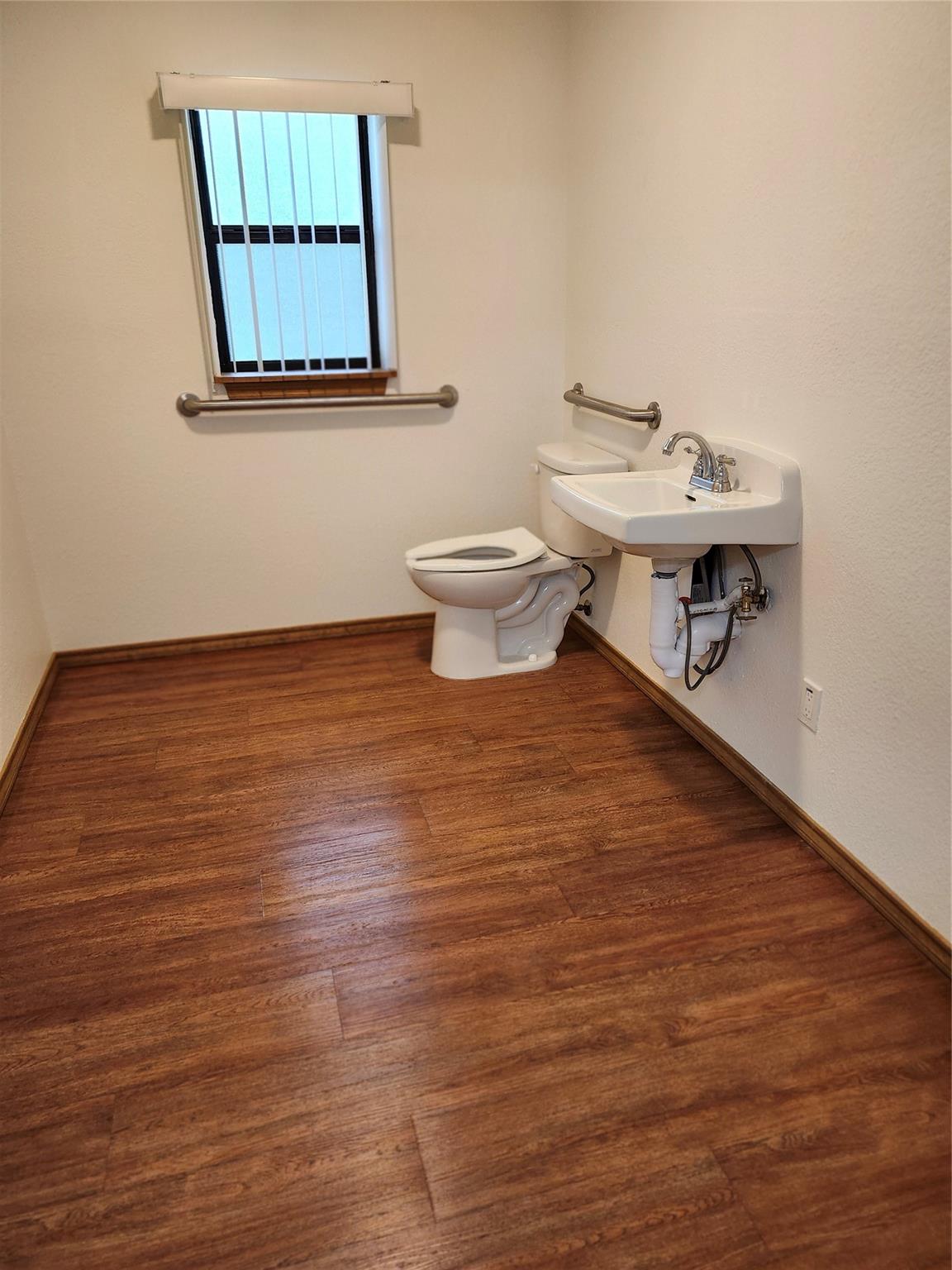main property photo 9