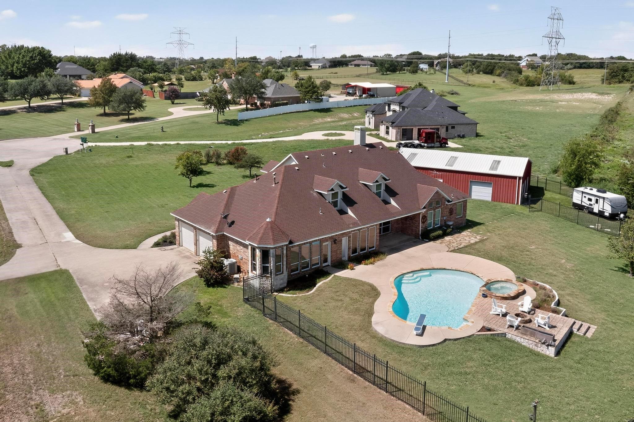 main property photo 30