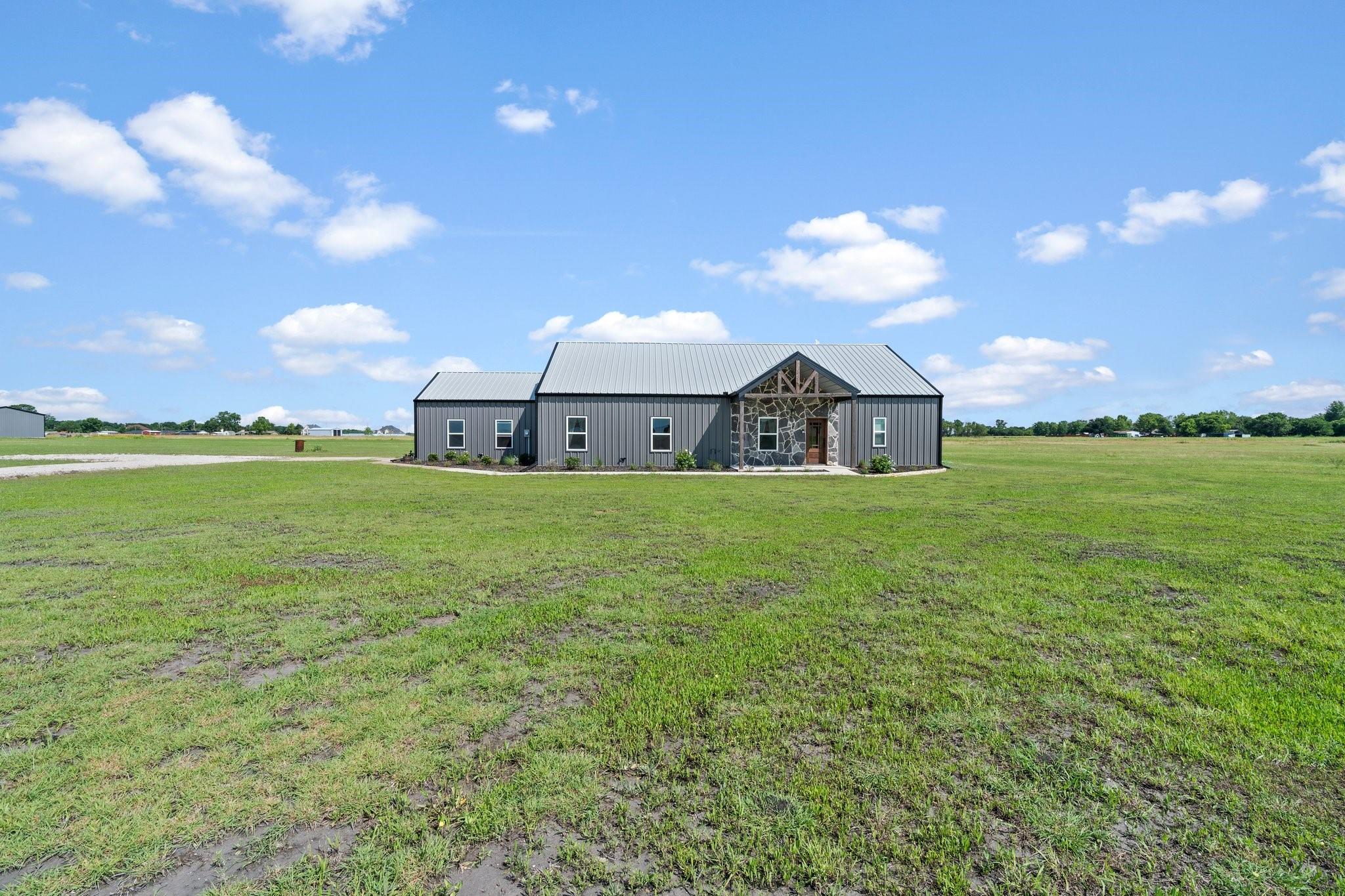 main property photo 37