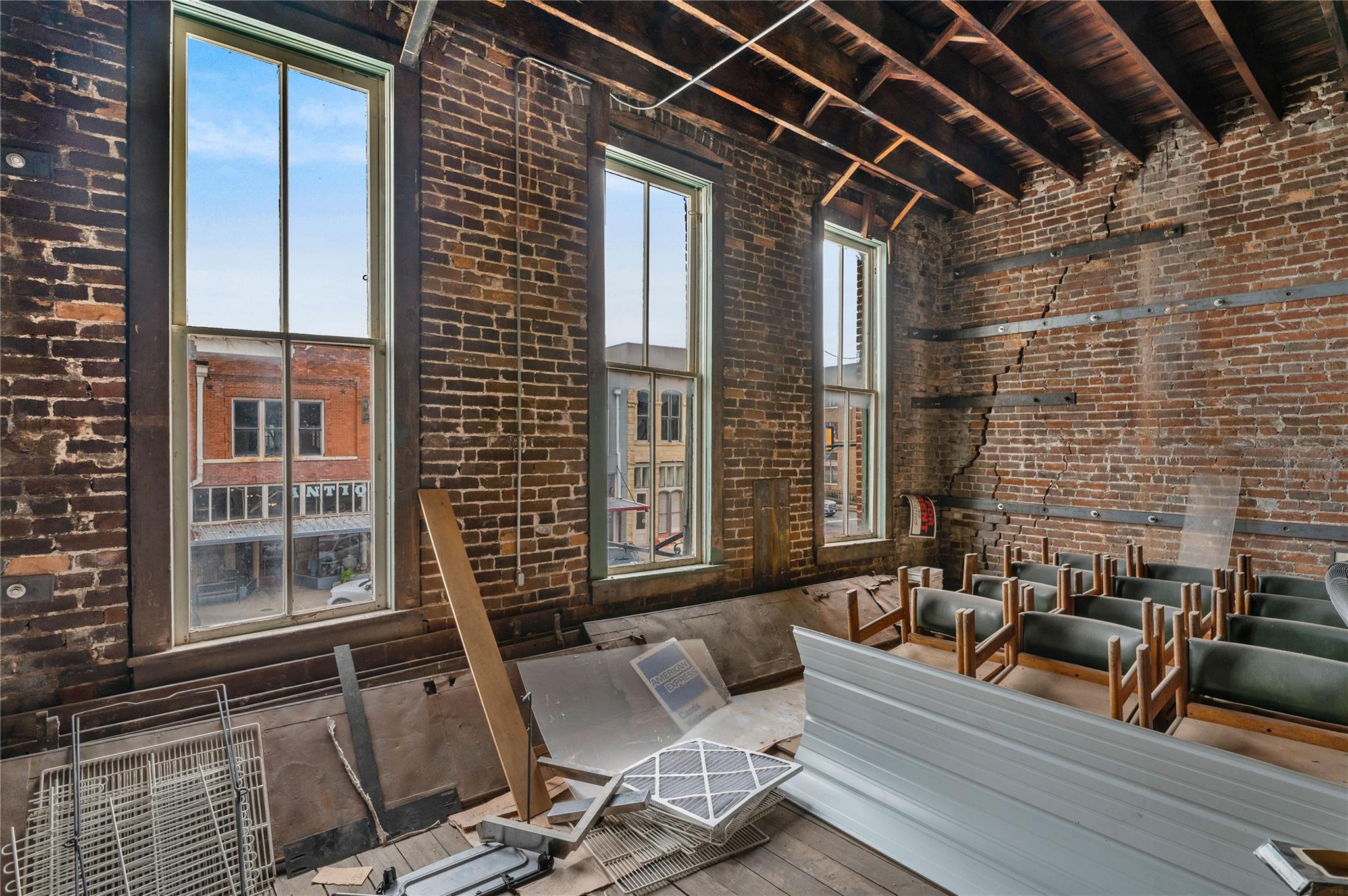 main property photo 25