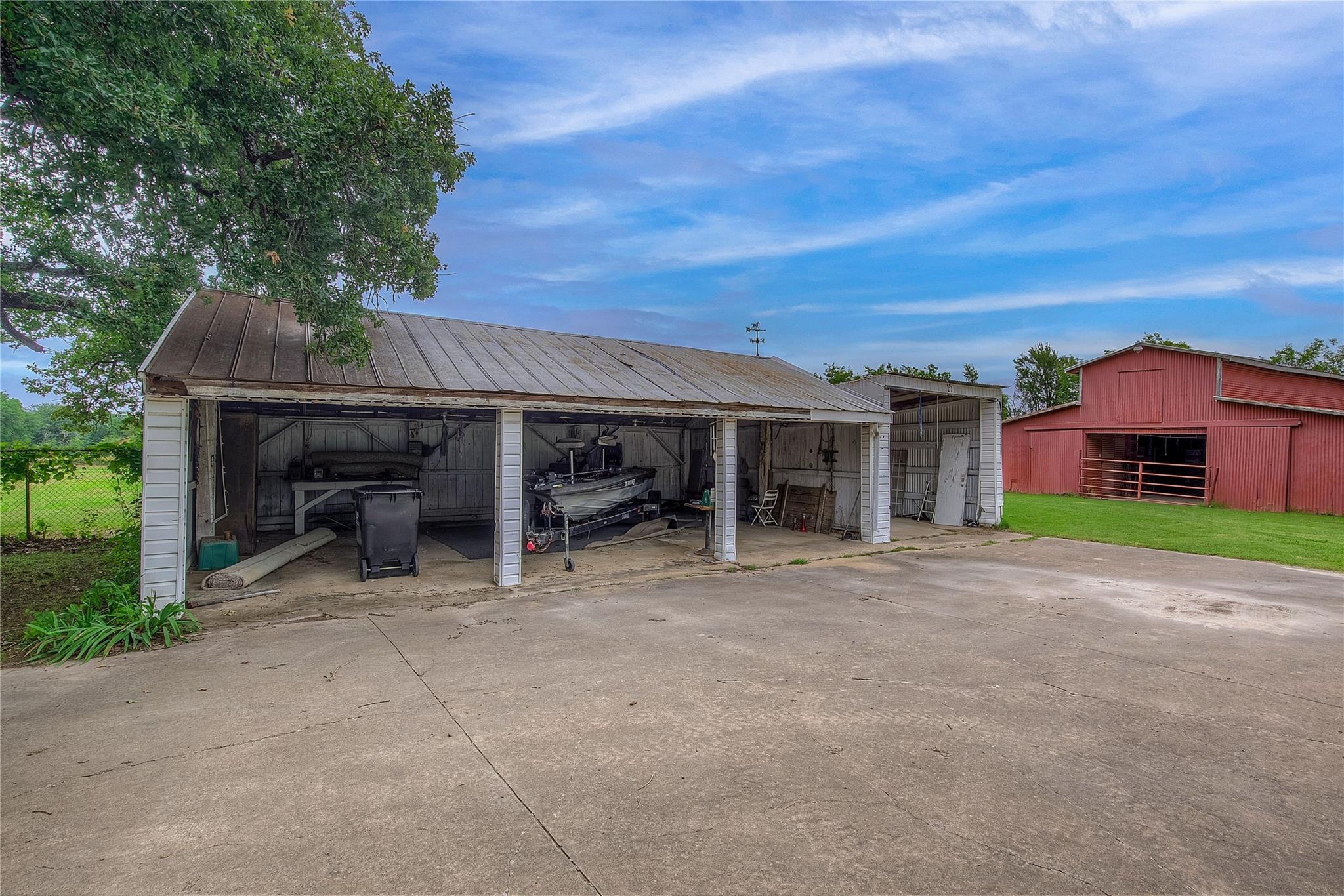 main property photo 17
