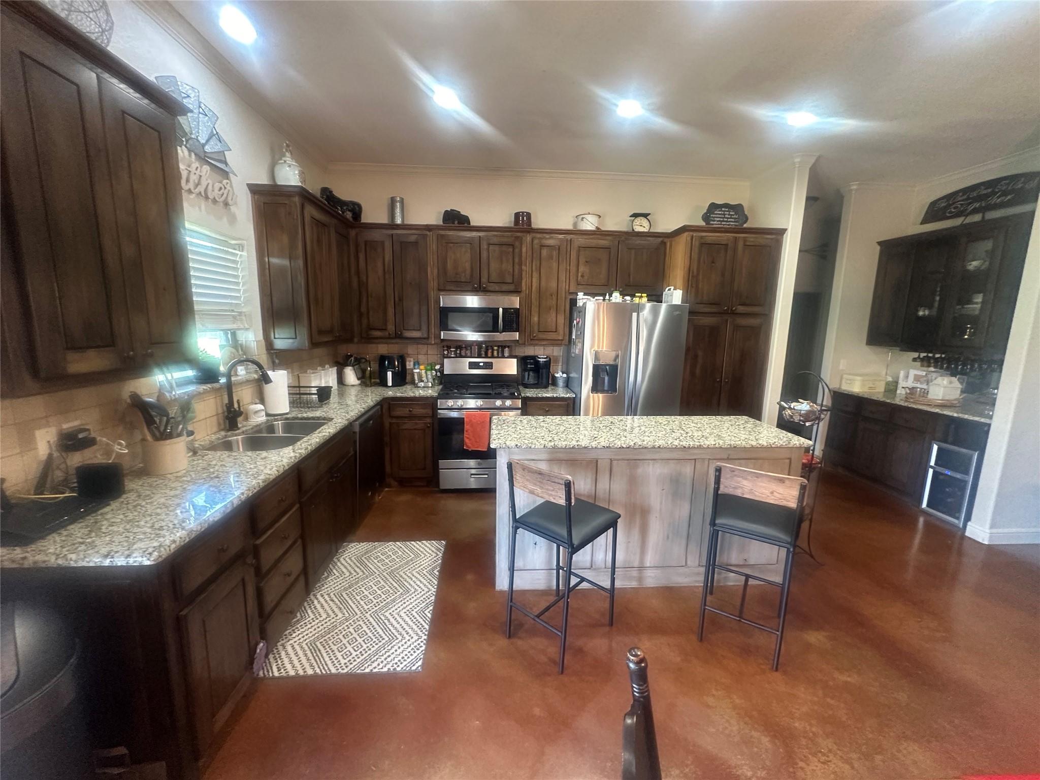 main property photo 20