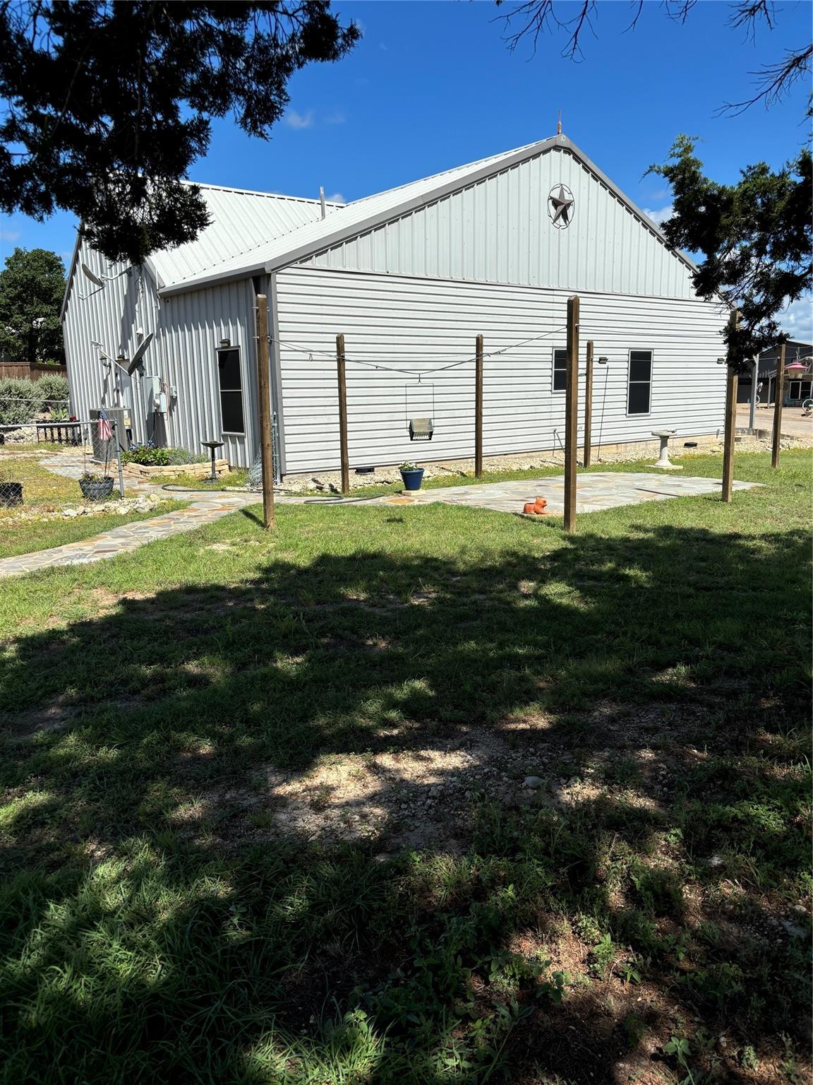 main property photo 19