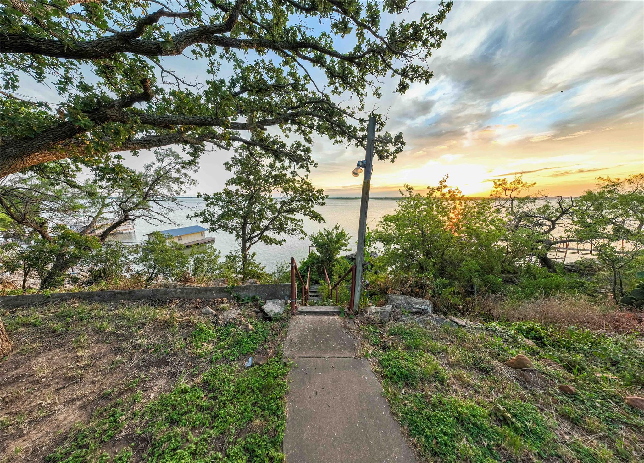 main property photo 12