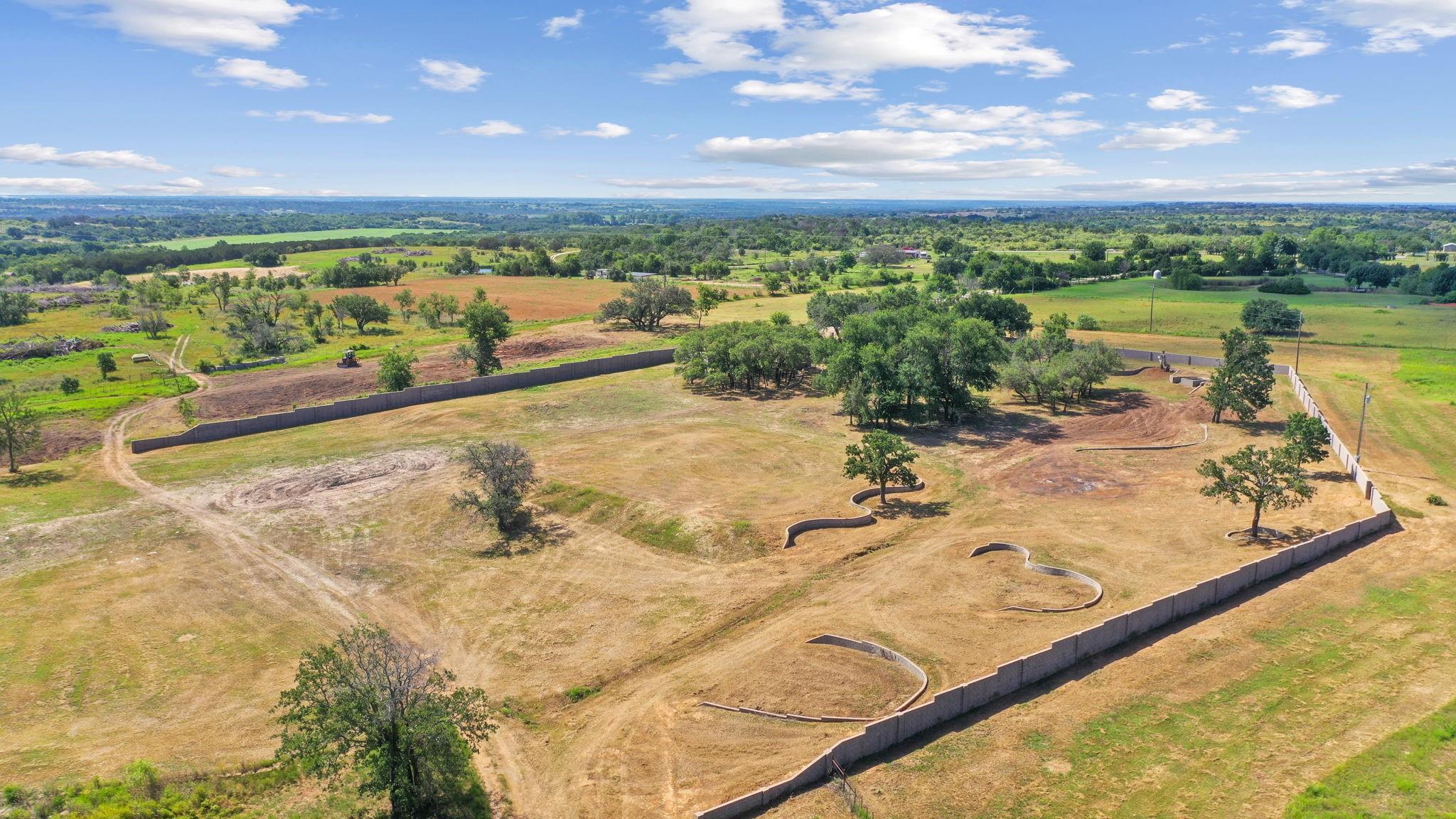 main property photo 17