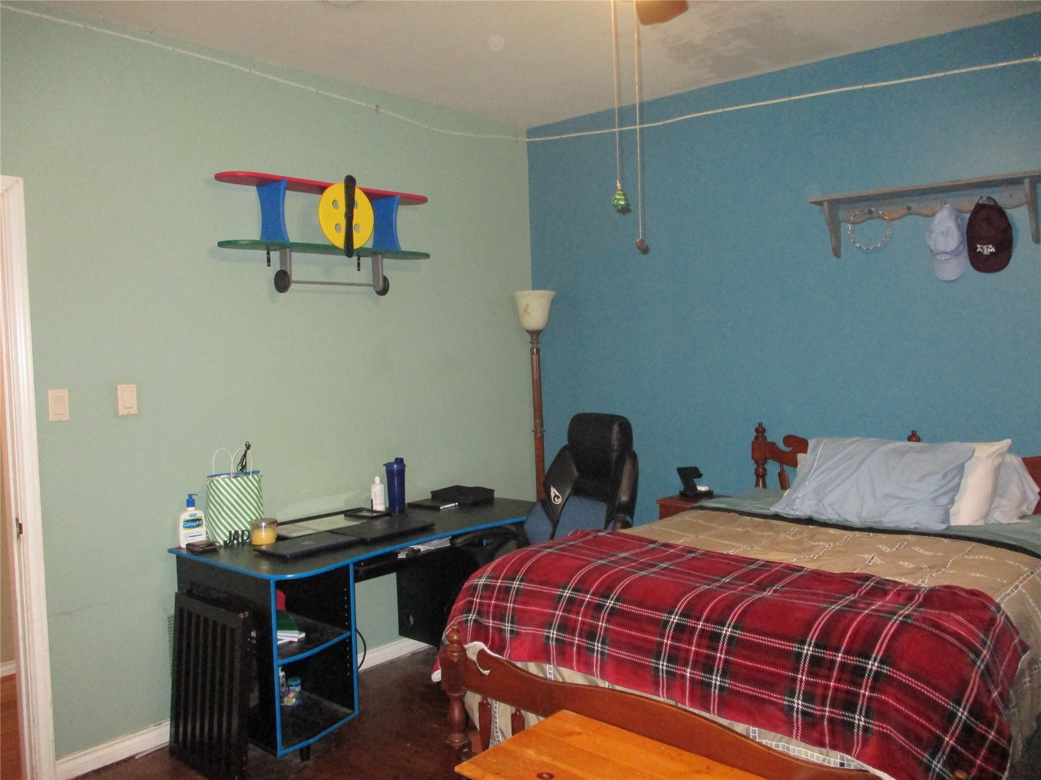main property photo 28