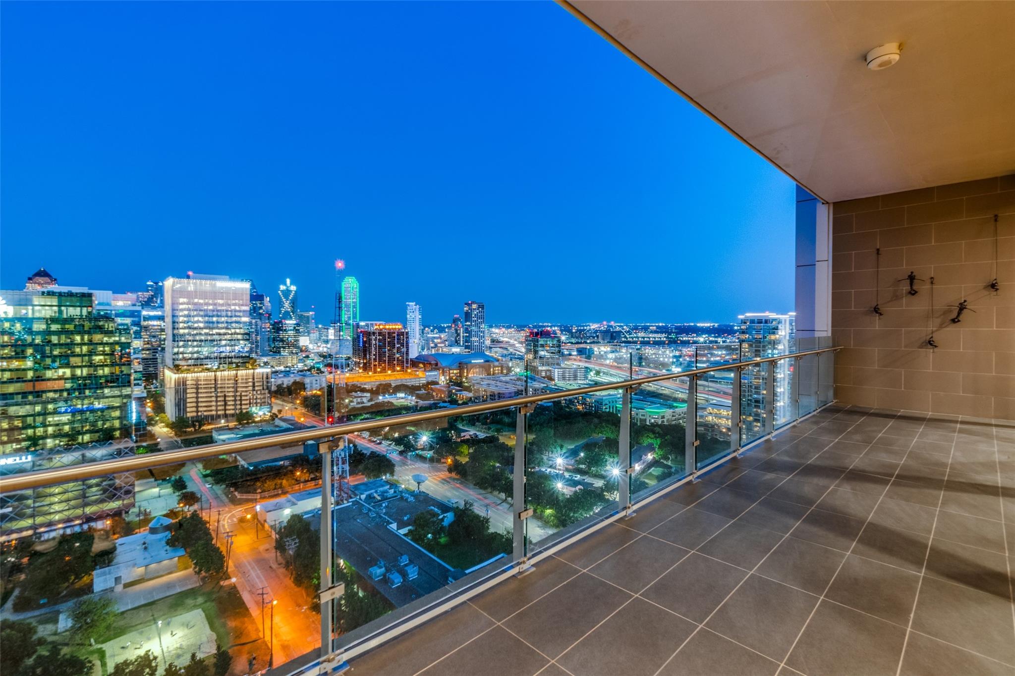 property viewer photo 18