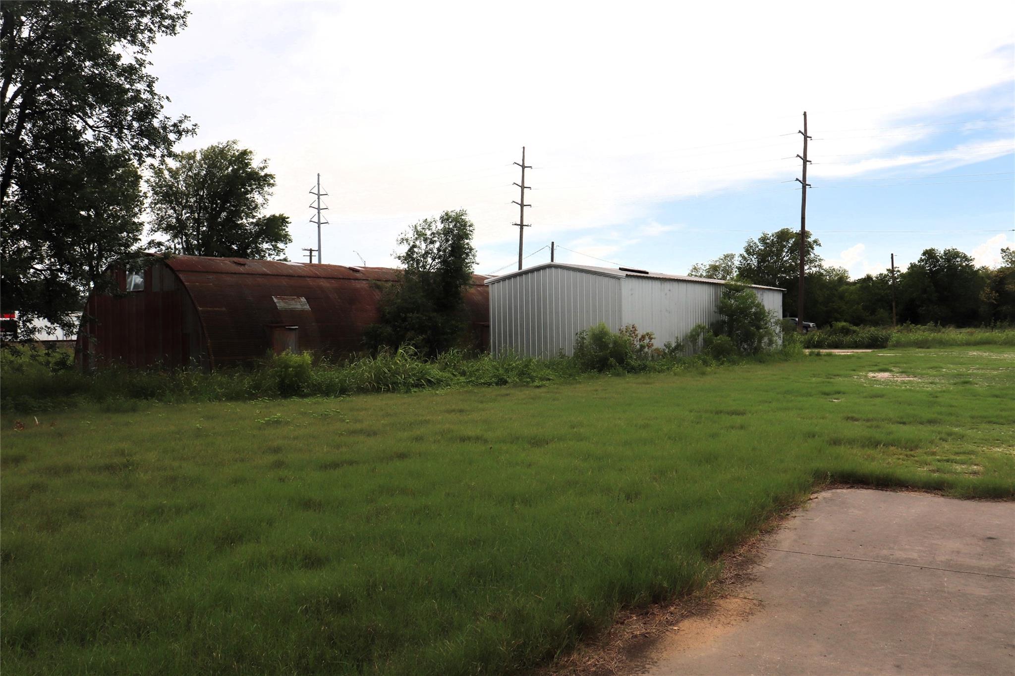 main property photo 7