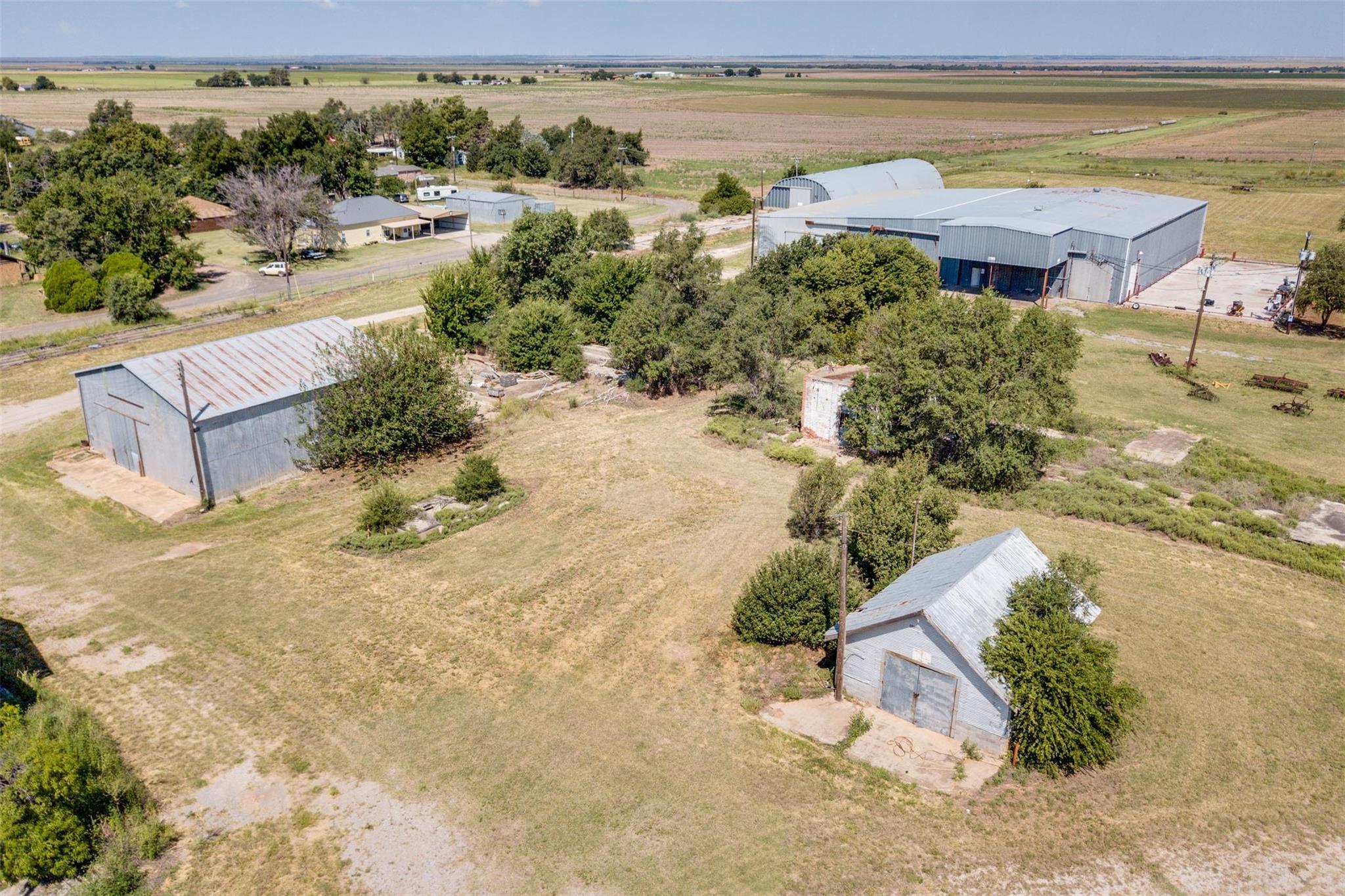 main property photo 13