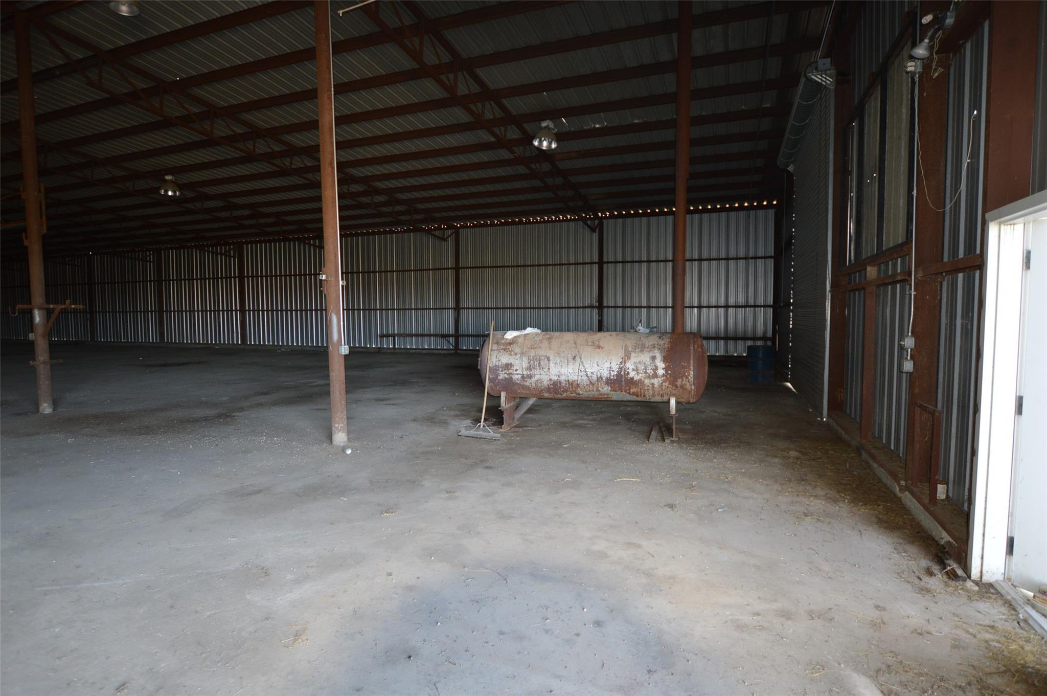 main property photo 8